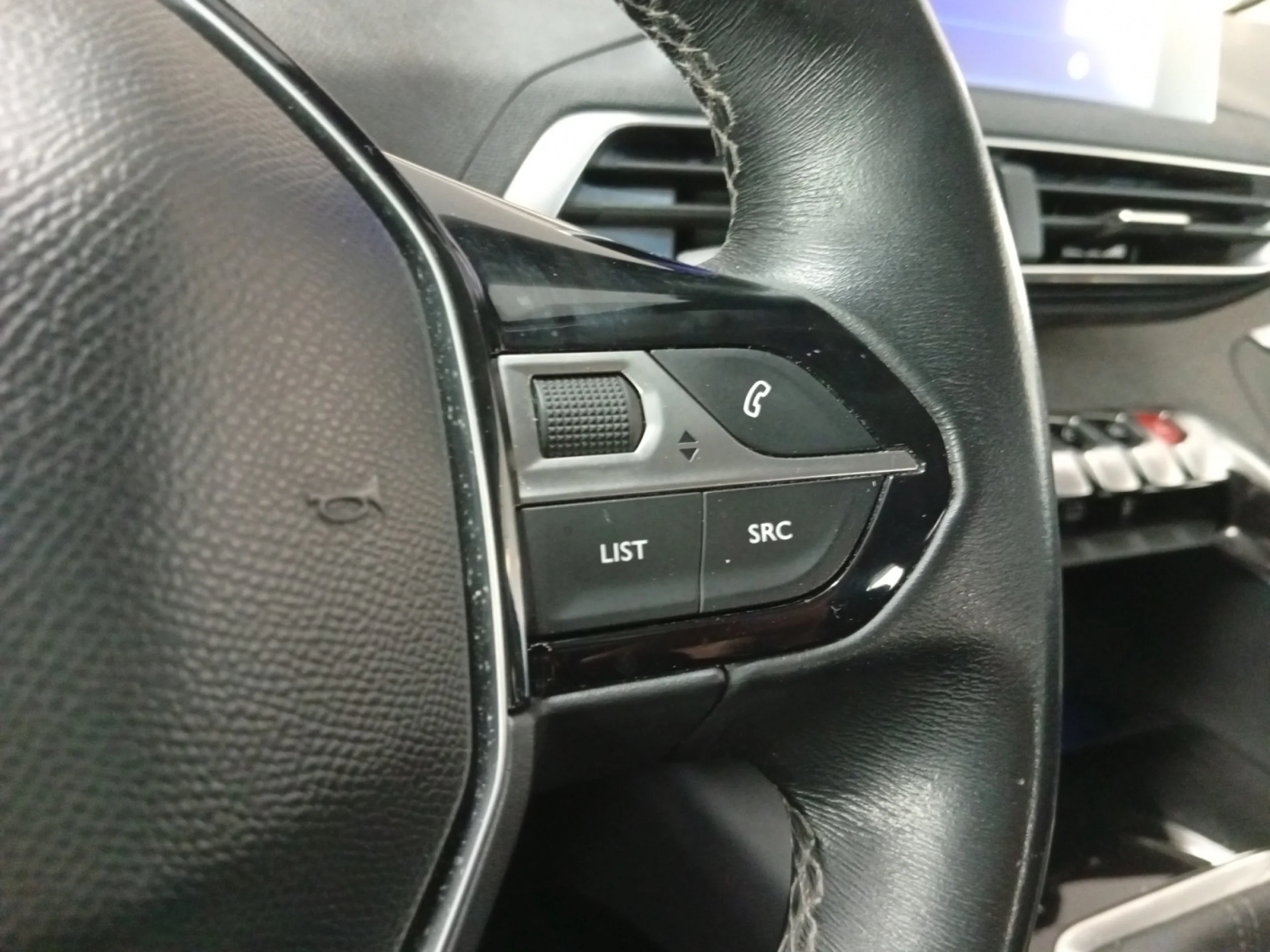 PEUGEOT 5008 ALLURE 1.6L BLUEHDI 88KW (120CV) S&S - Foto 10