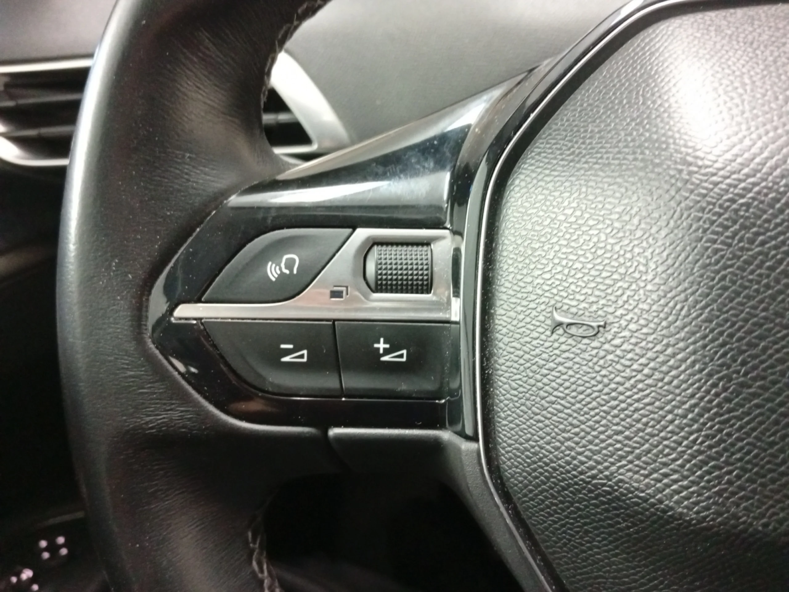 PEUGEOT 5008 ALLURE 1.6L BLUEHDI 88KW (120CV) S&S - Foto 11