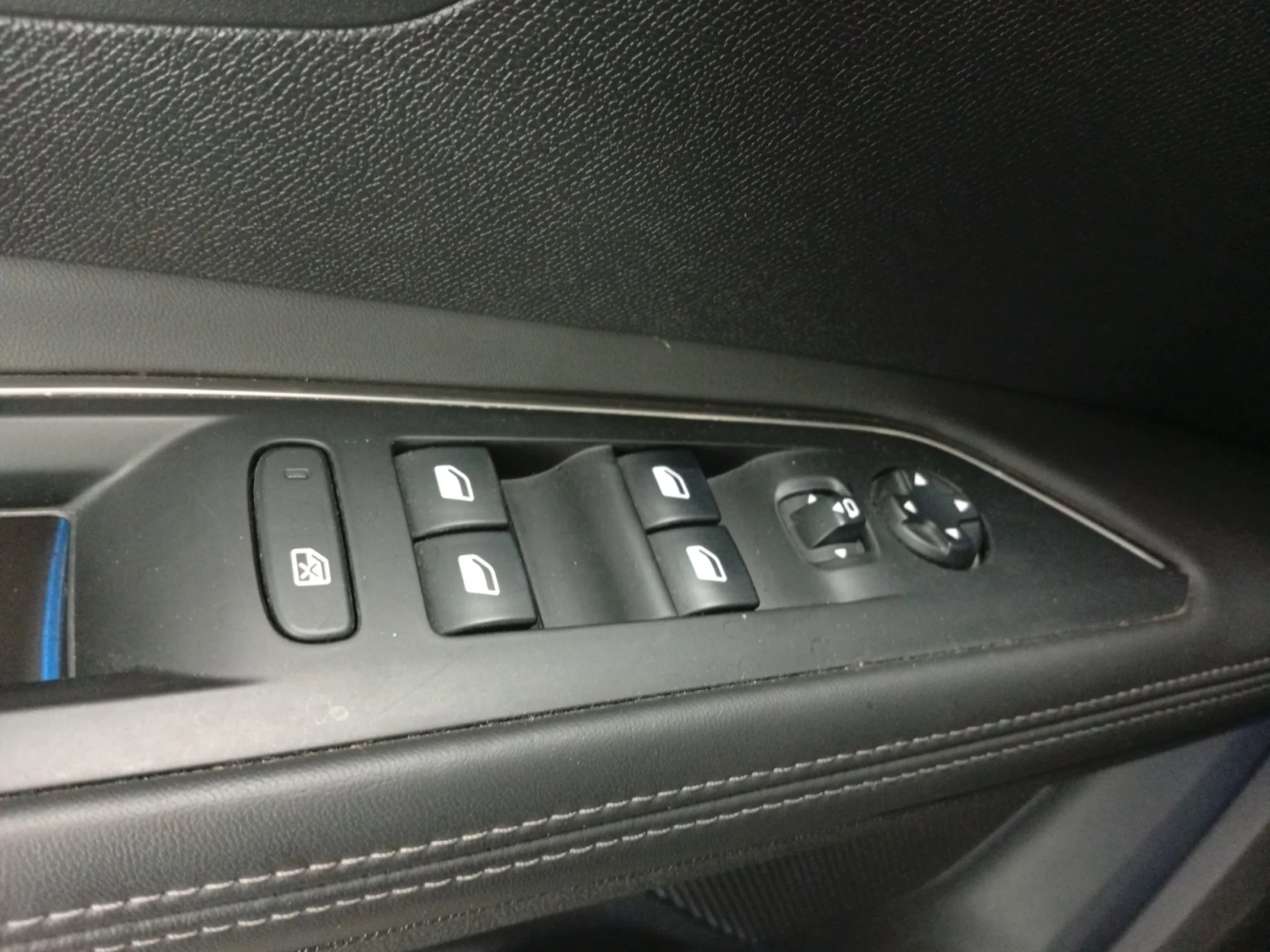 PEUGEOT 5008 ALLURE 1.6L BLUEHDI 88KW (120CV) S&S - Foto 13