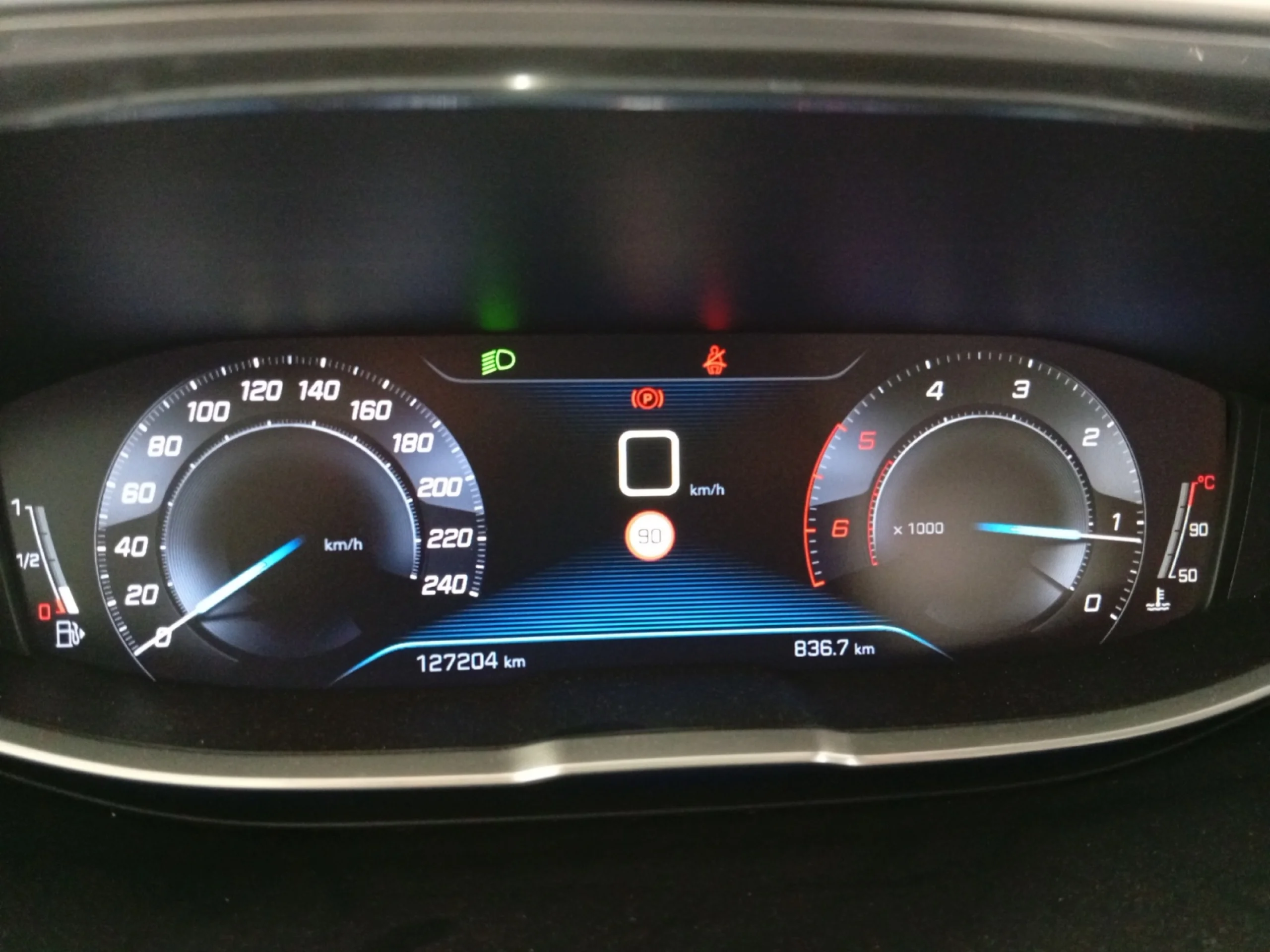 PEUGEOT 5008 ALLURE 1.6L BLUEHDI 88KW (120CV) S&S - Foto 15