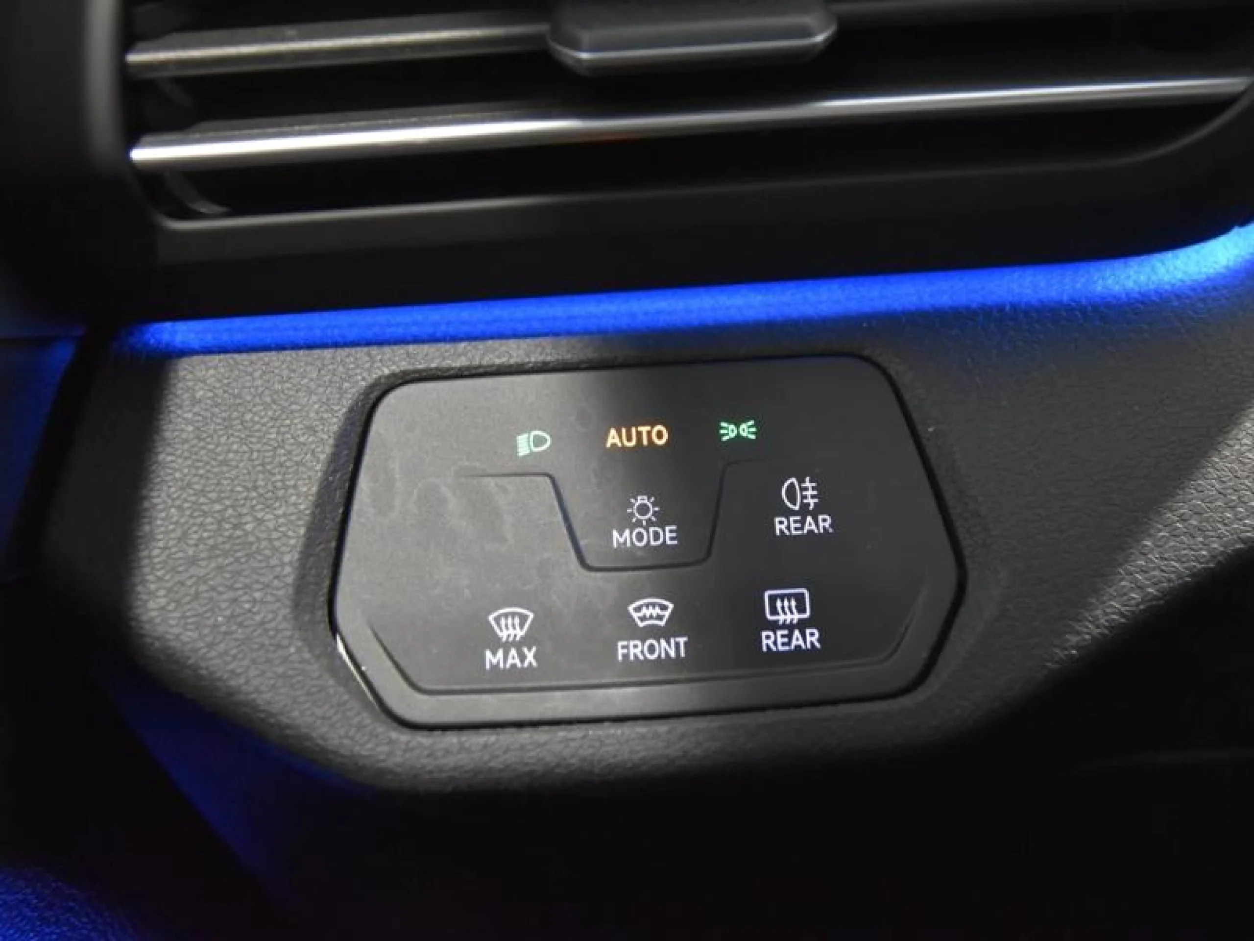 VOLKSWAGEN ID.4 1ST 150KW (204CV) AUTOMÁTICO 1 VEL. - Foto 18