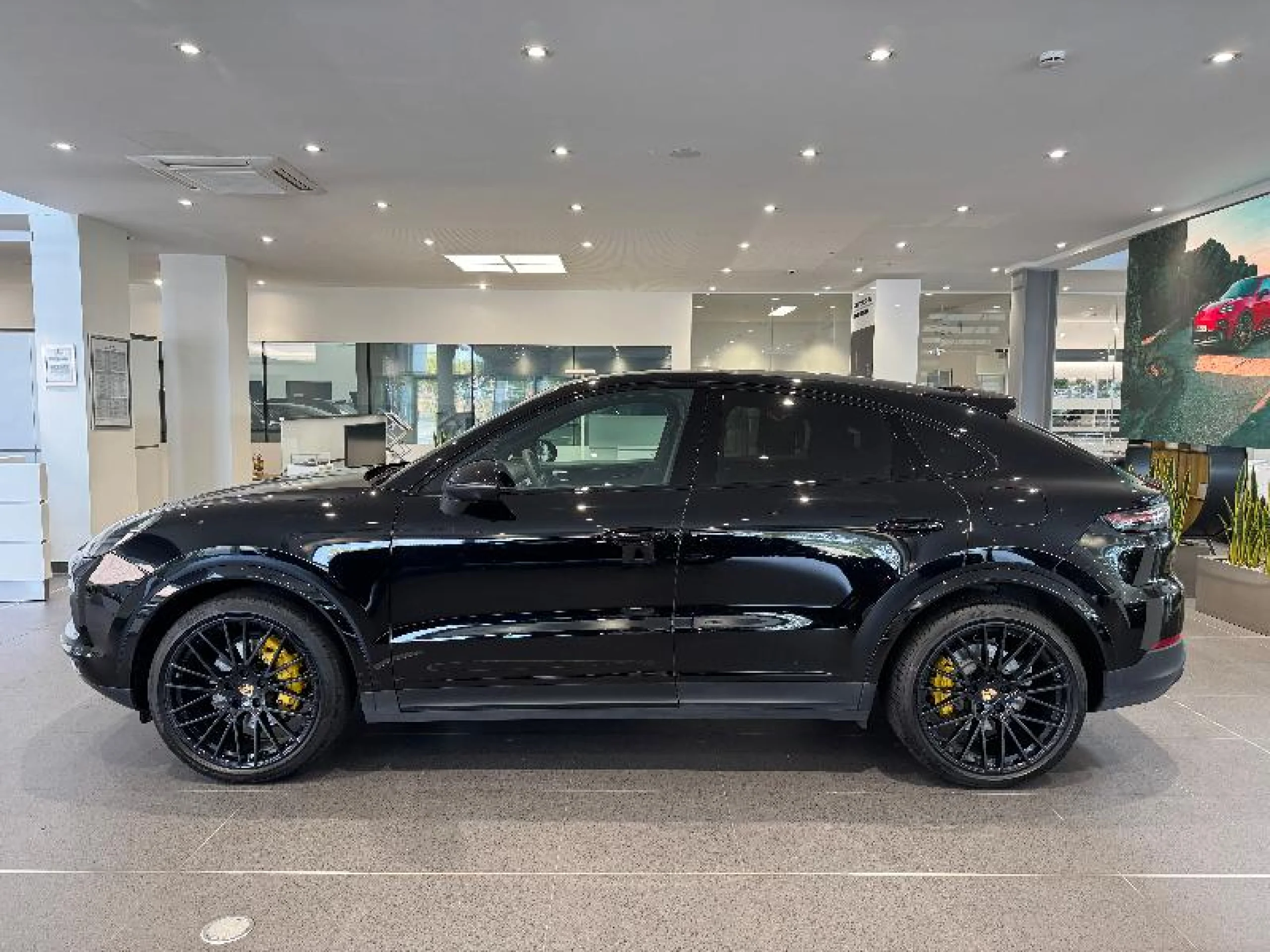 PORSCHE CAYENNE COUPE E HYBRID - Foto 2