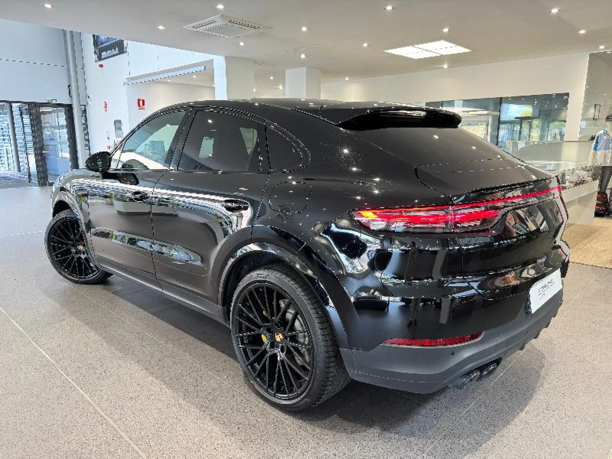 PORSCHE CAYENNE COUPE E HYBRID - Foto 3