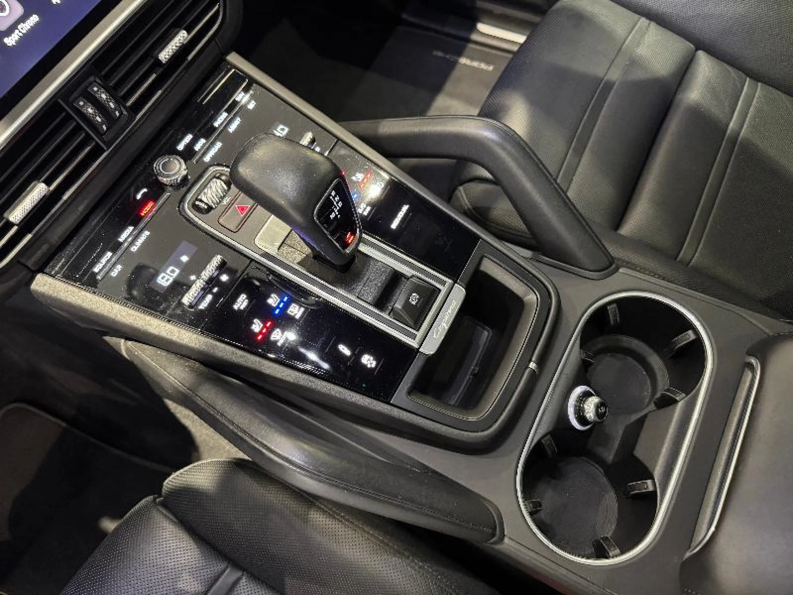 PORSCHE CAYENNE COUPE E HYBRID - Foto 15