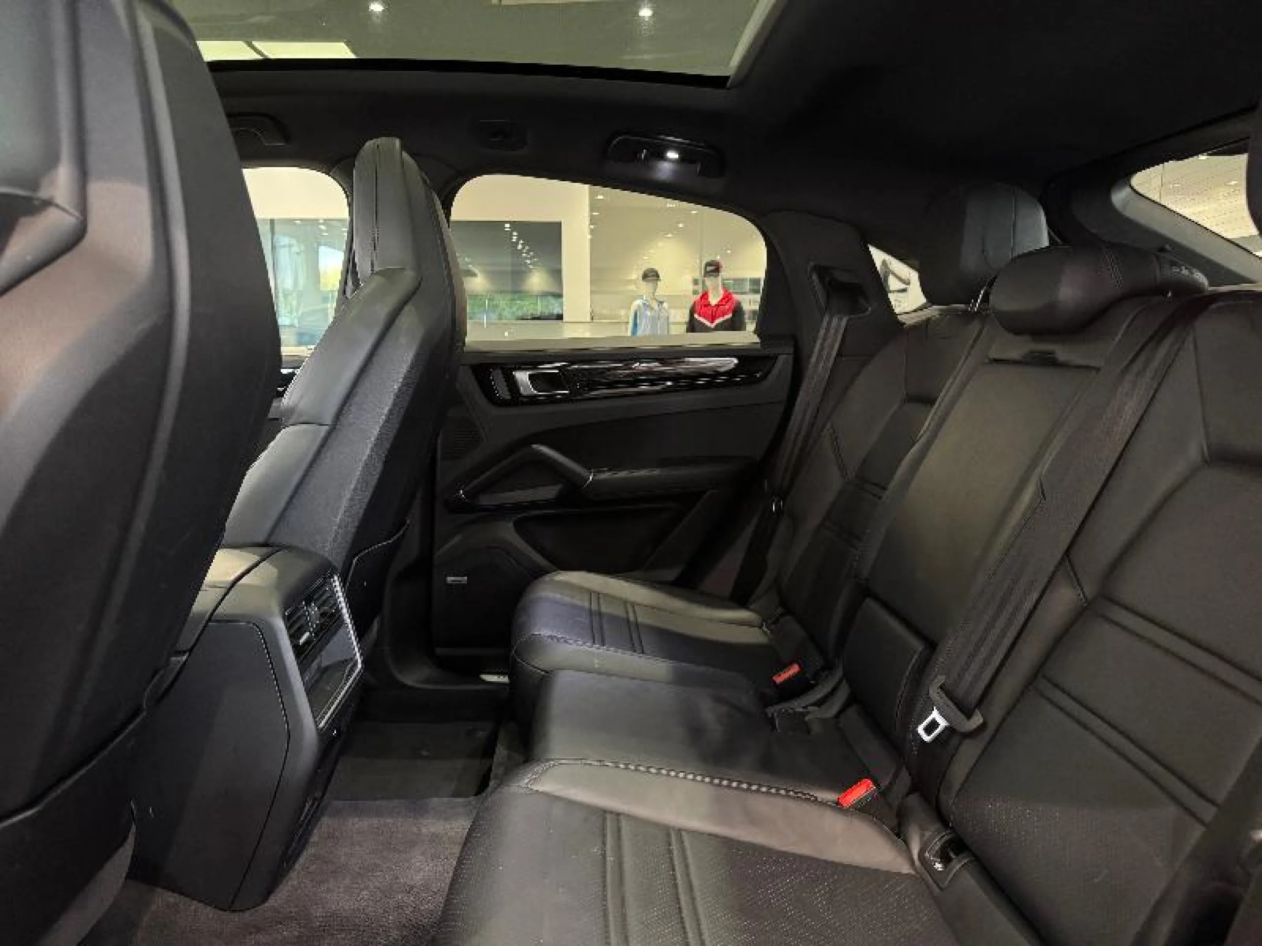 PORSCHE CAYENNE COUPE E HYBRID - Foto 17
