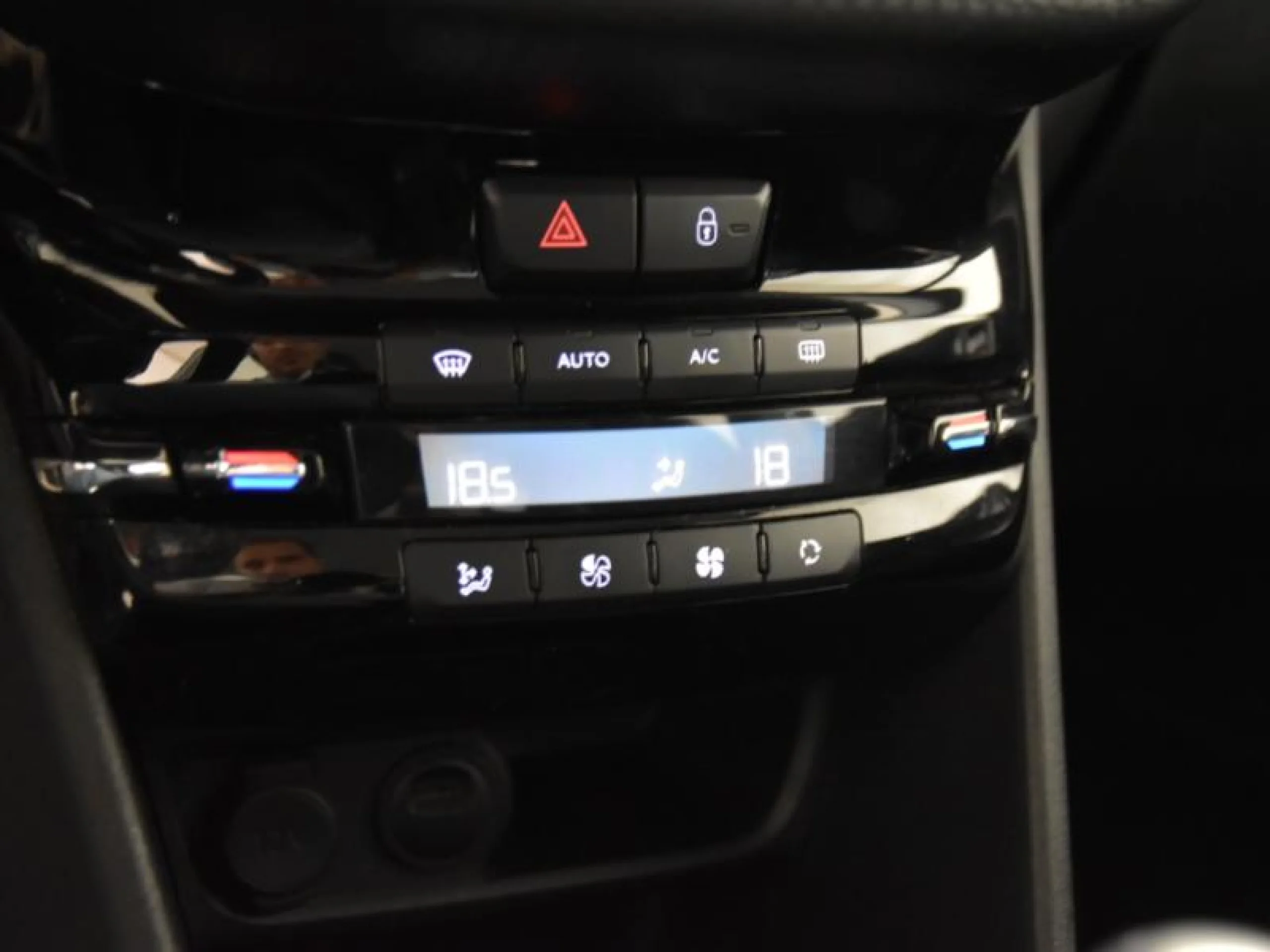 PEUGEOT 2008 ALLURE BLUEHDI 73KW (100CV) S&S - Foto 11