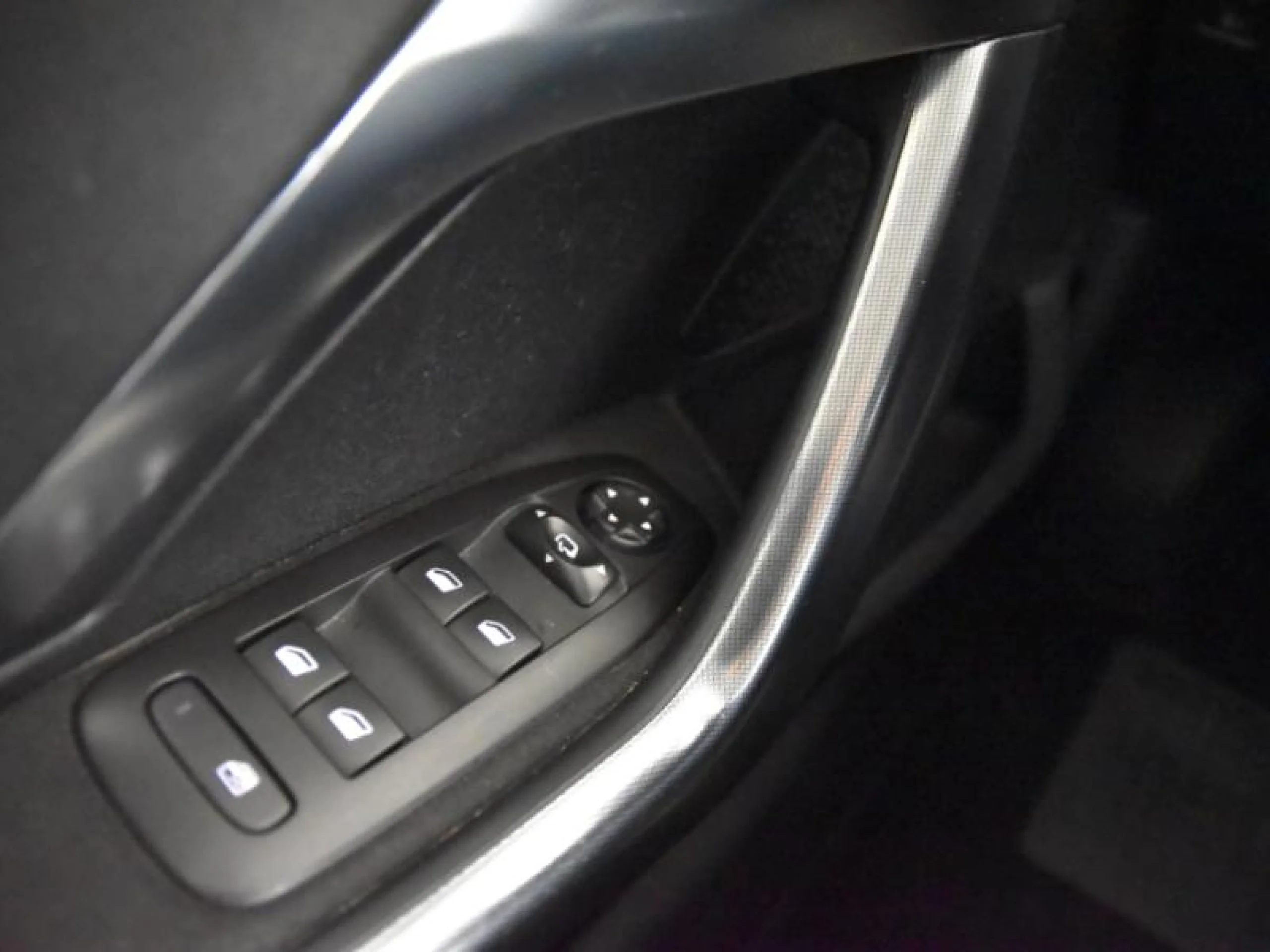 PEUGEOT 2008 ALLURE BLUEHDI 73KW (100CV) S&S - Foto 17