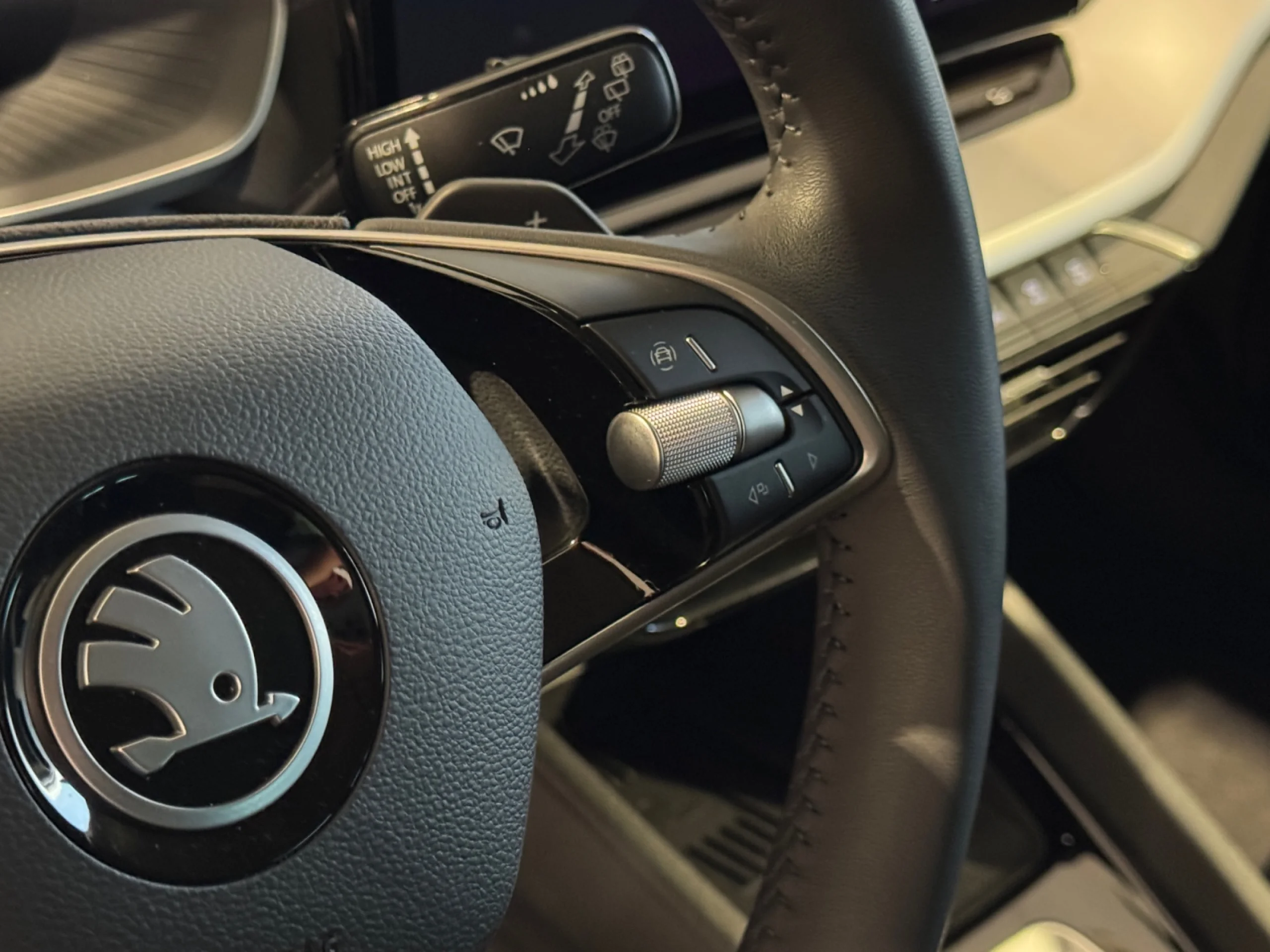 SKODA OCTAVIA COMBI 1.5 TSI 110KW DSG M HEV SELECTION - Foto 10