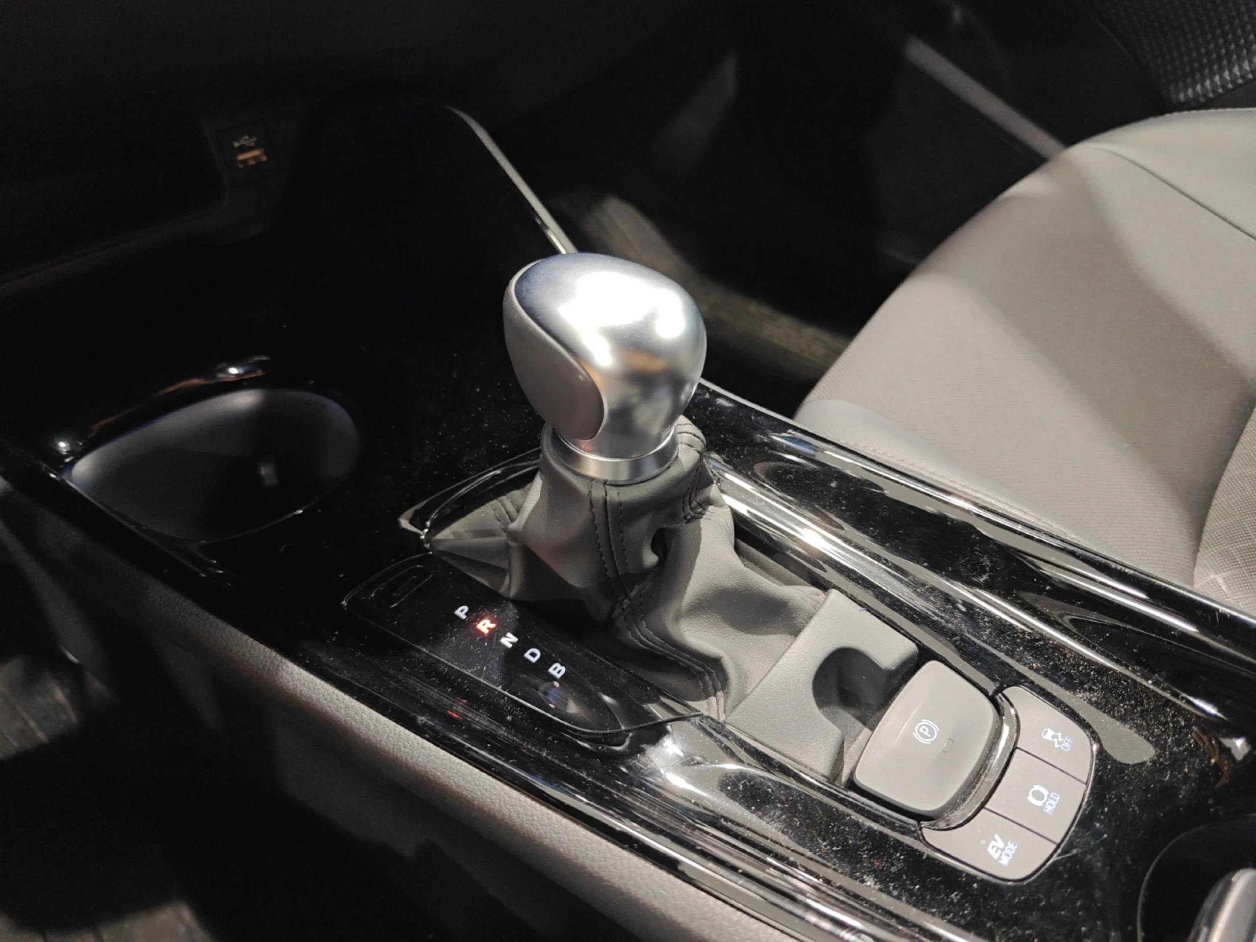 TOYOTA C HR 1.8 125H ADVANCE - Foto 17