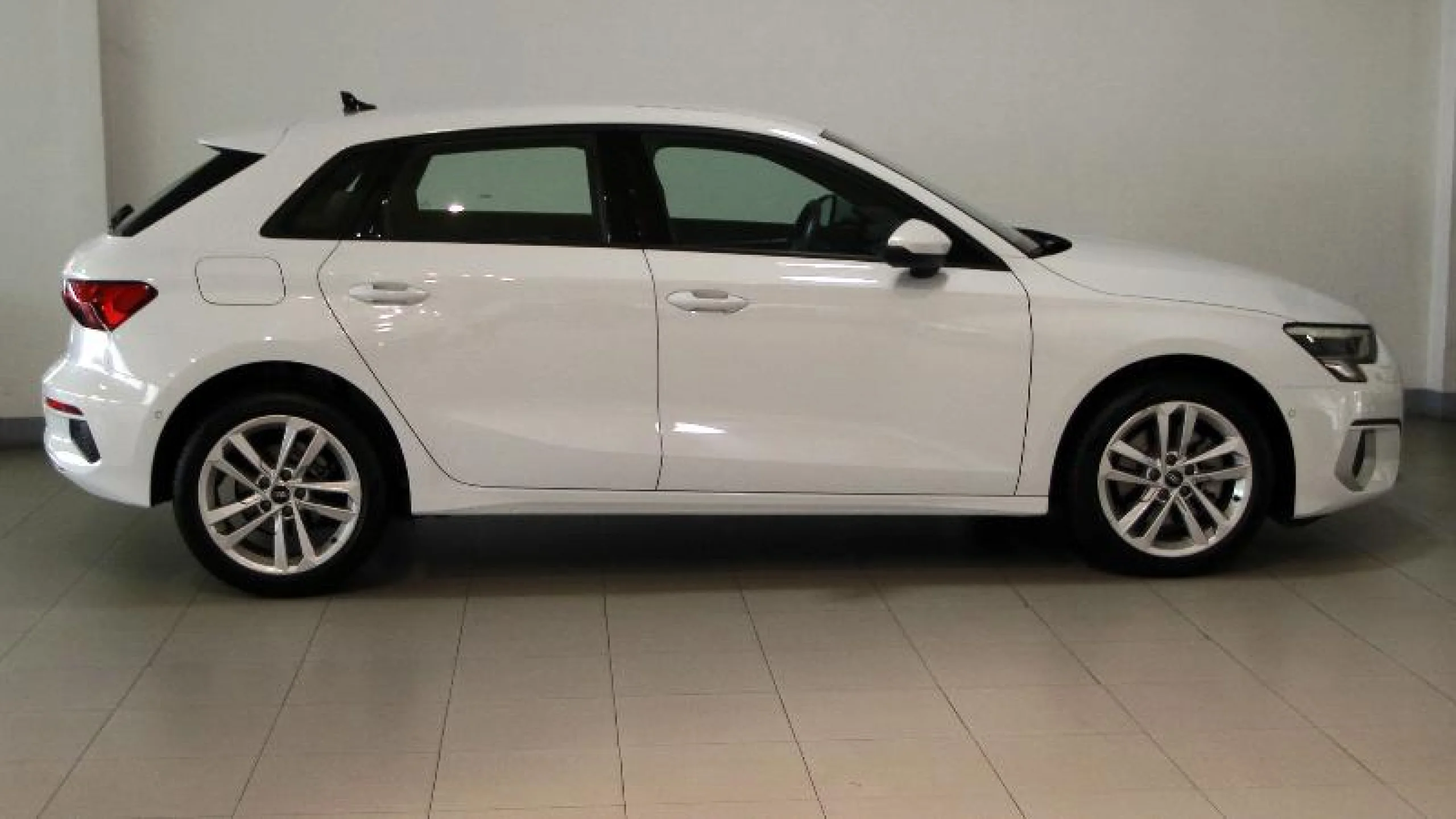 AUDI A3 SPORTBACK ADVANCED 30 TFSI 81KW (110CV) - Foto 3