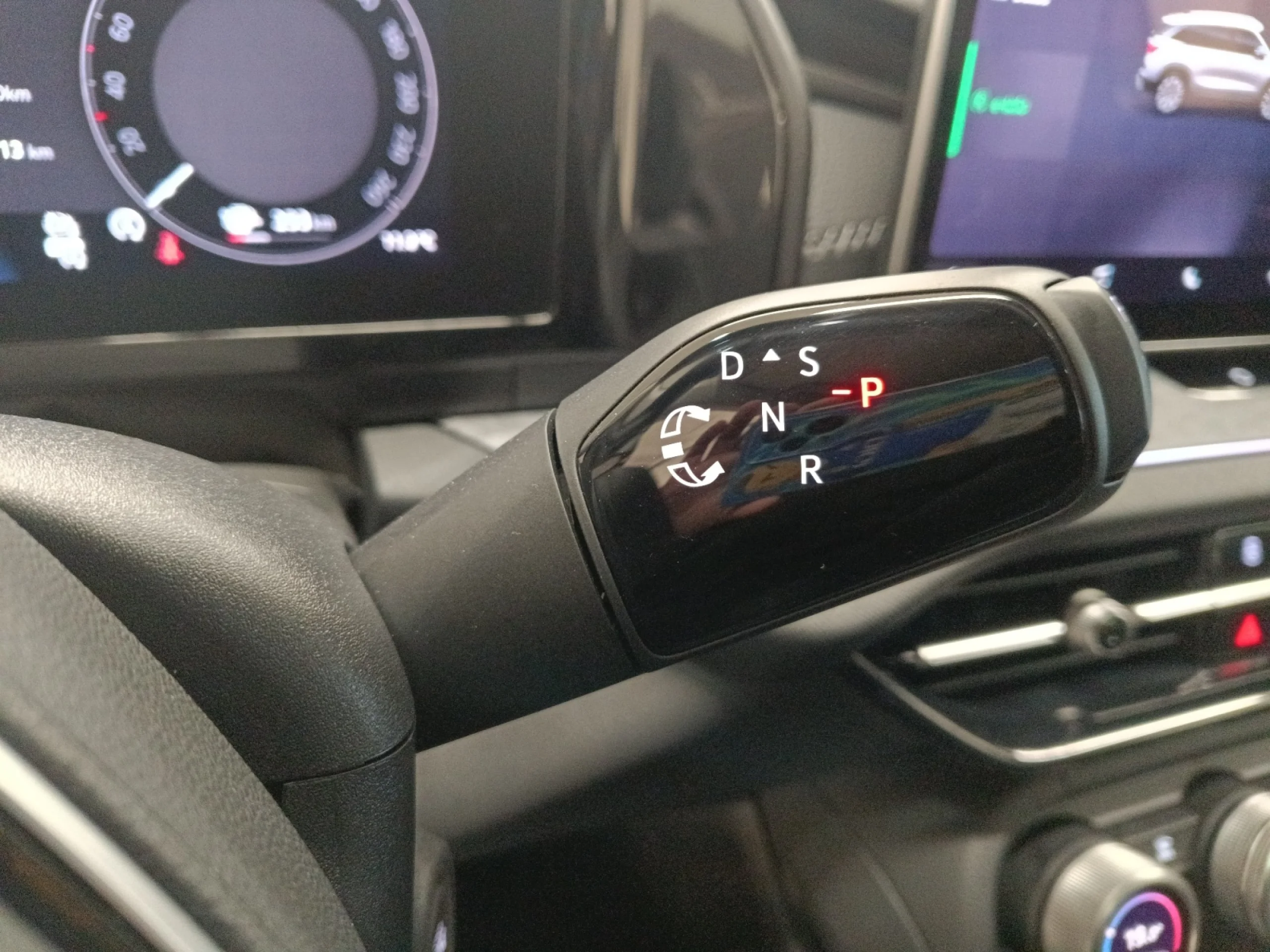 SKODA KODIAQ KODIAQ DESIGN 1,5 TSI IV 150 KW (204 CV) DSG 6 VEL. - Foto 10