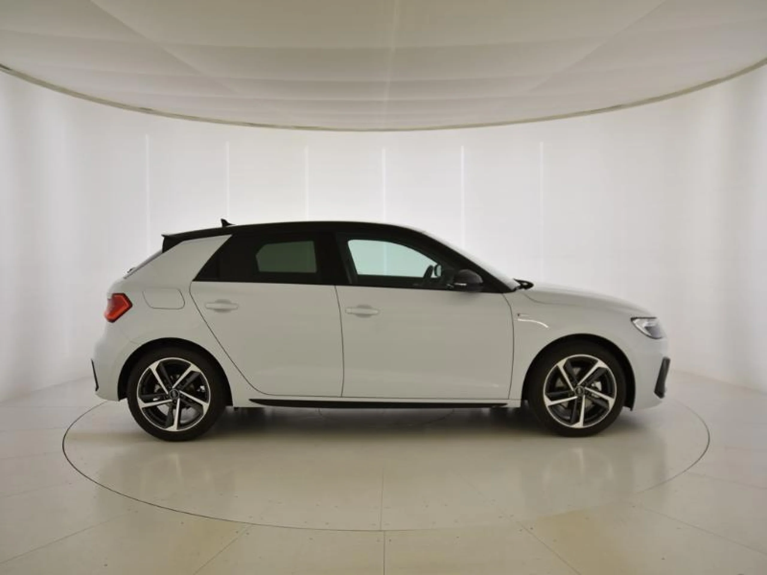 AUDI A1 SPORTBACK ADRENALIN BLACK ED 30TFSI 81KW - Foto 3