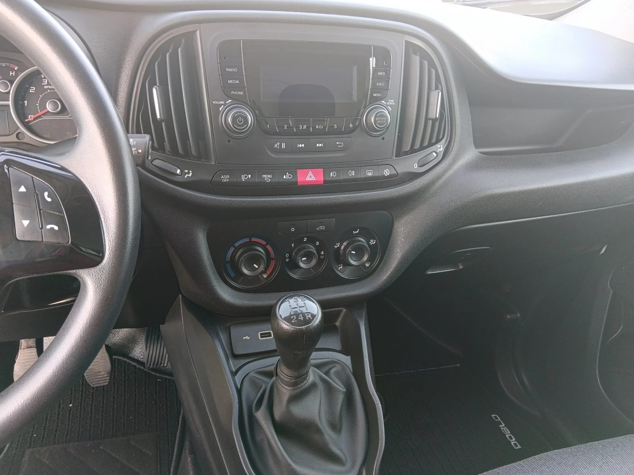 FIAT Doblò cargo CARGO SX 1.3 MJET 70 KW (95 - Foto 10