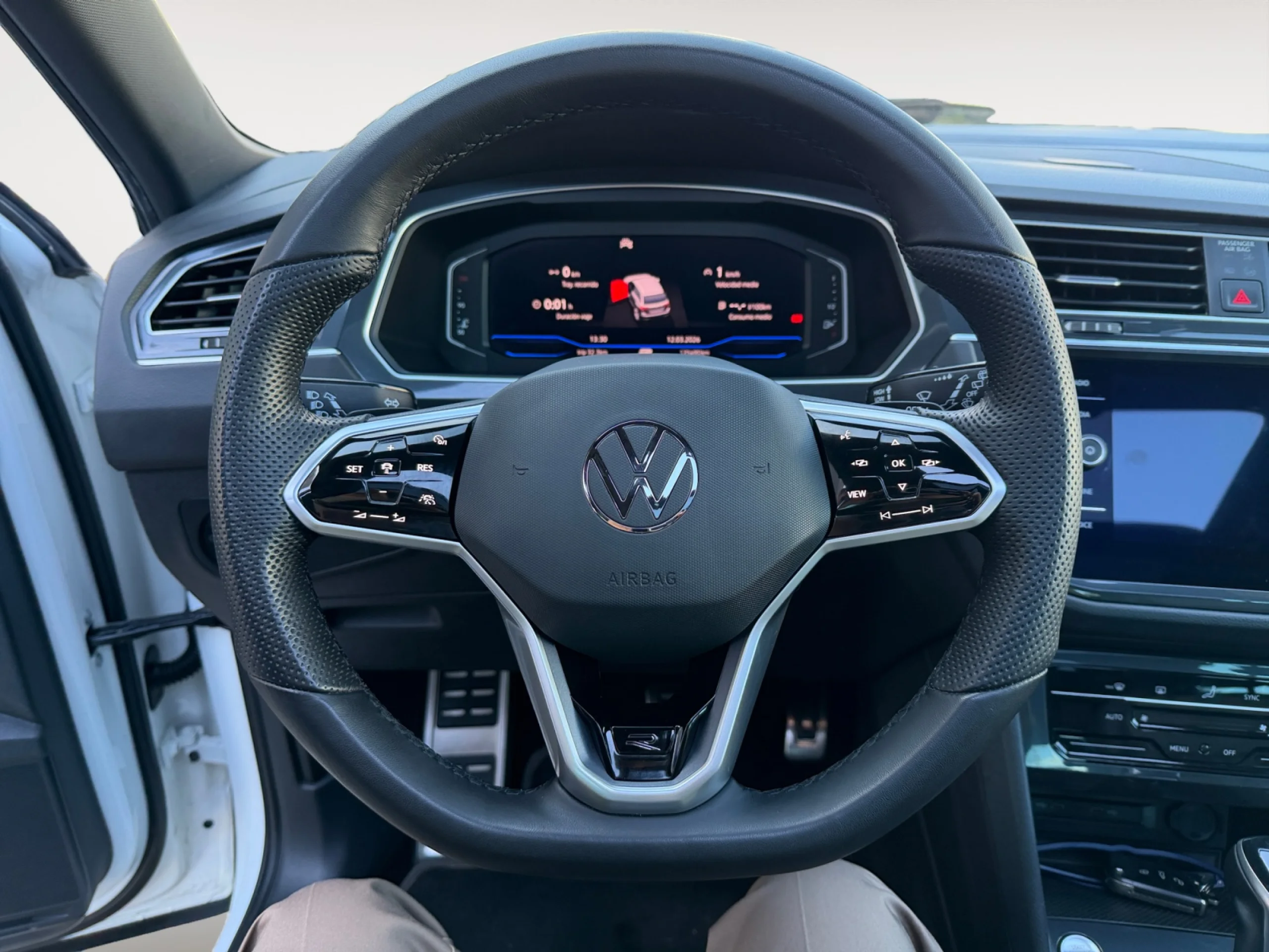 VOLKSWAGEN TIGUAN R LINE 2.0 TDI 110KW (150CV) DSG 4MOTION - Foto 11