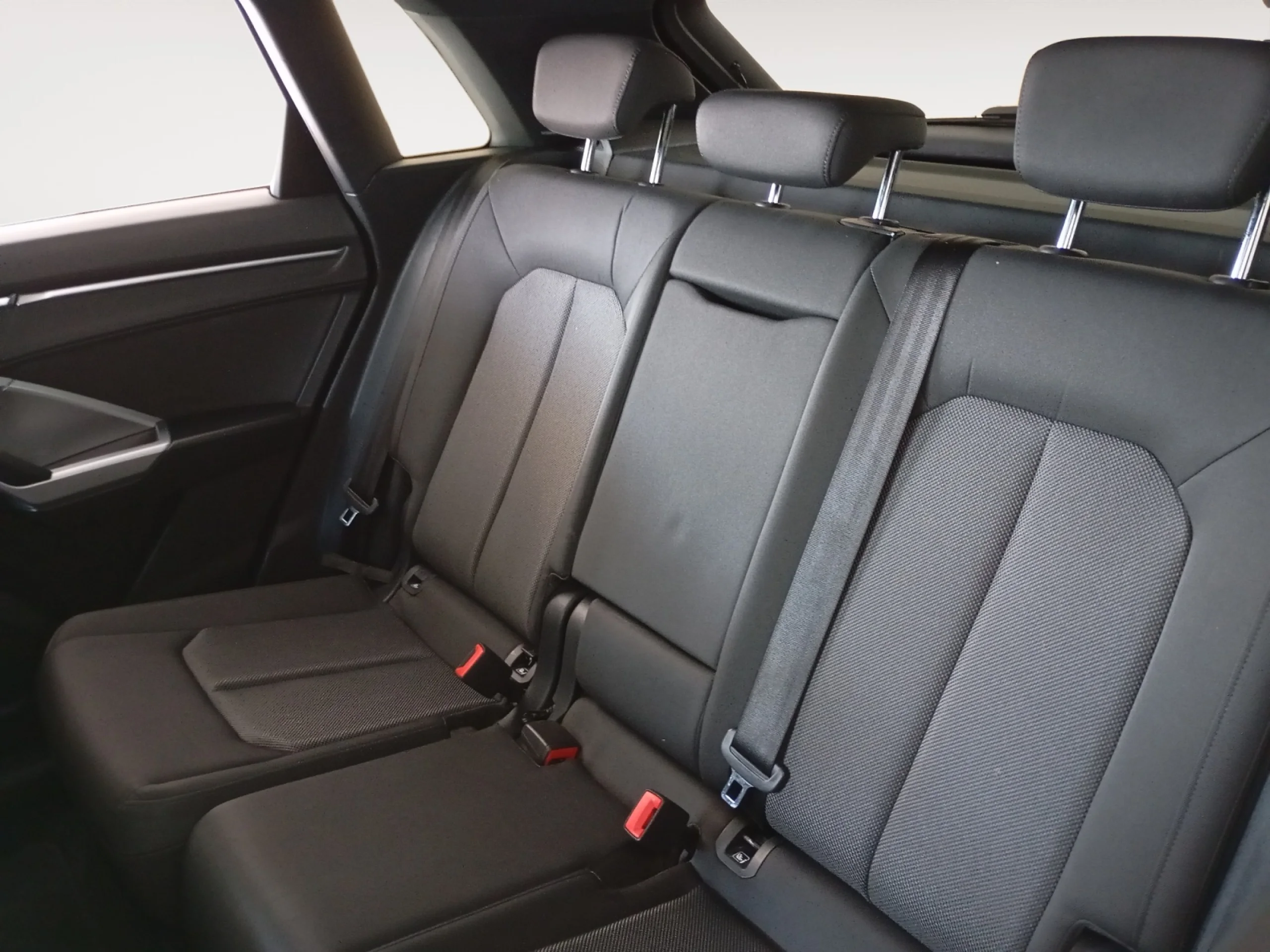 AUDI Q3 BLACK LINE 35 TDI 110KW (150CV) S TRONIC - Foto 6