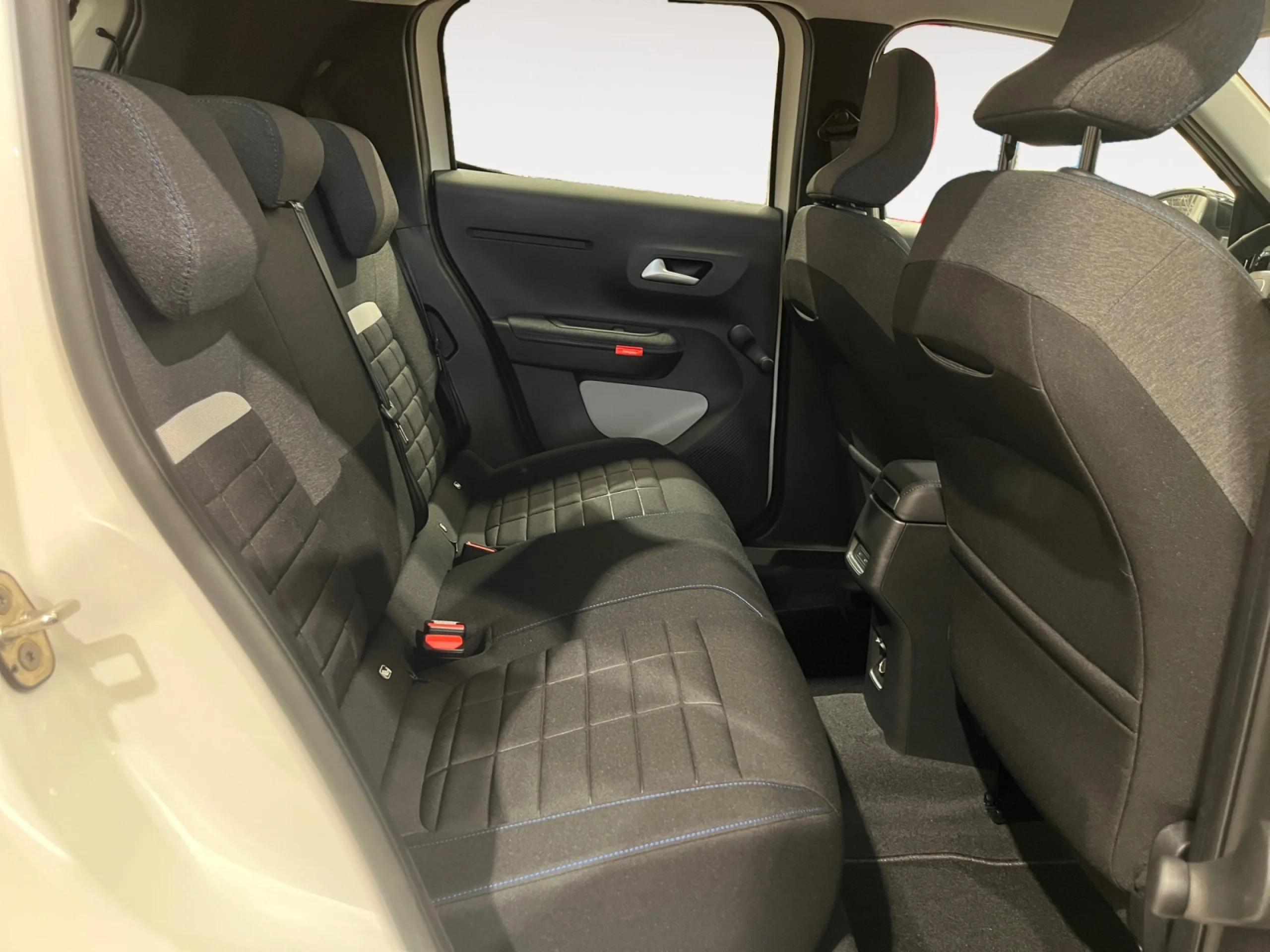 CITROEN C3 HYBRID 110 E DSC6 BUSINESS - Foto 6