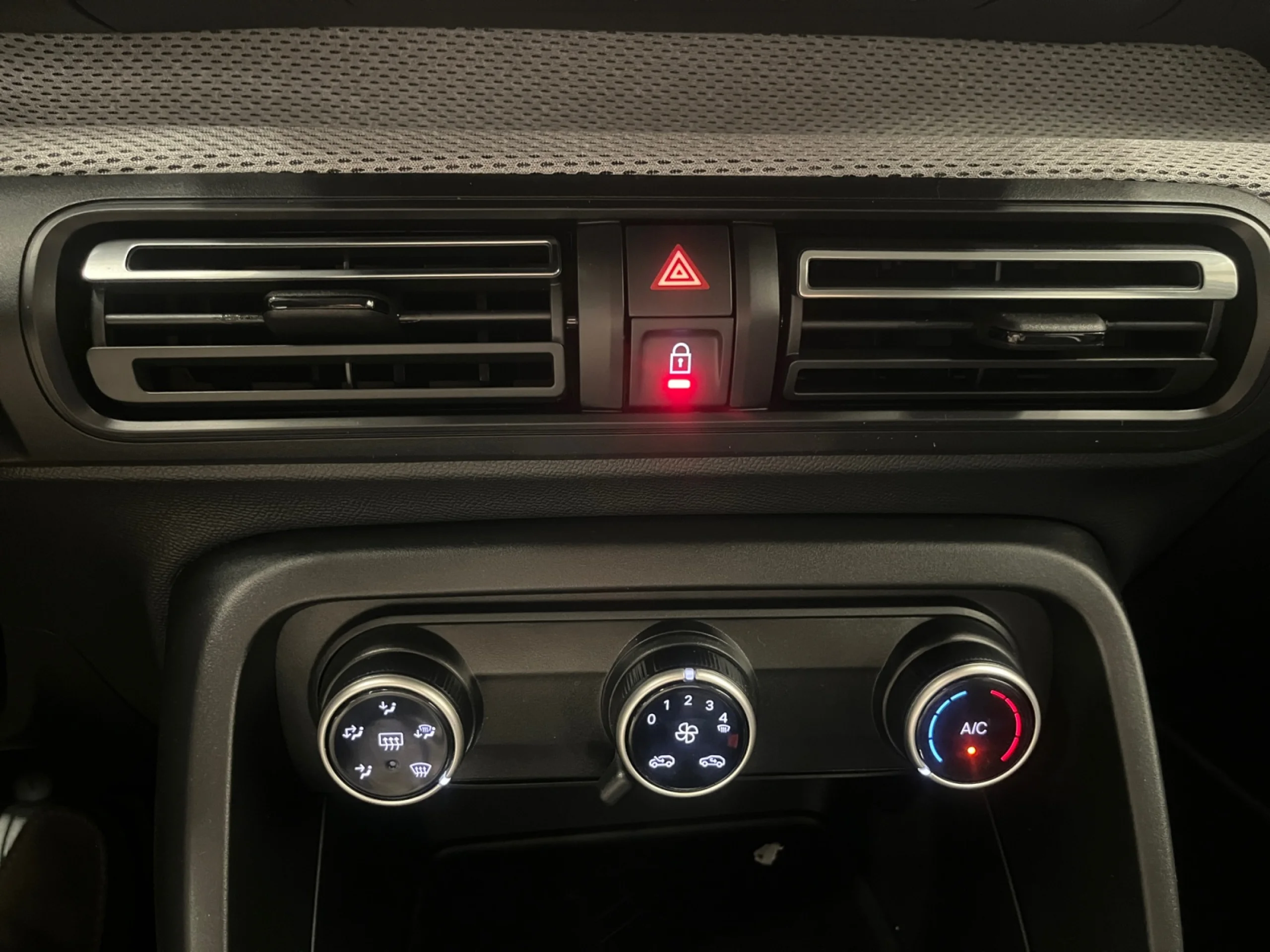 CITROEN C3 HYBRID 110 E DSC6 BUSINESS - Foto 17
