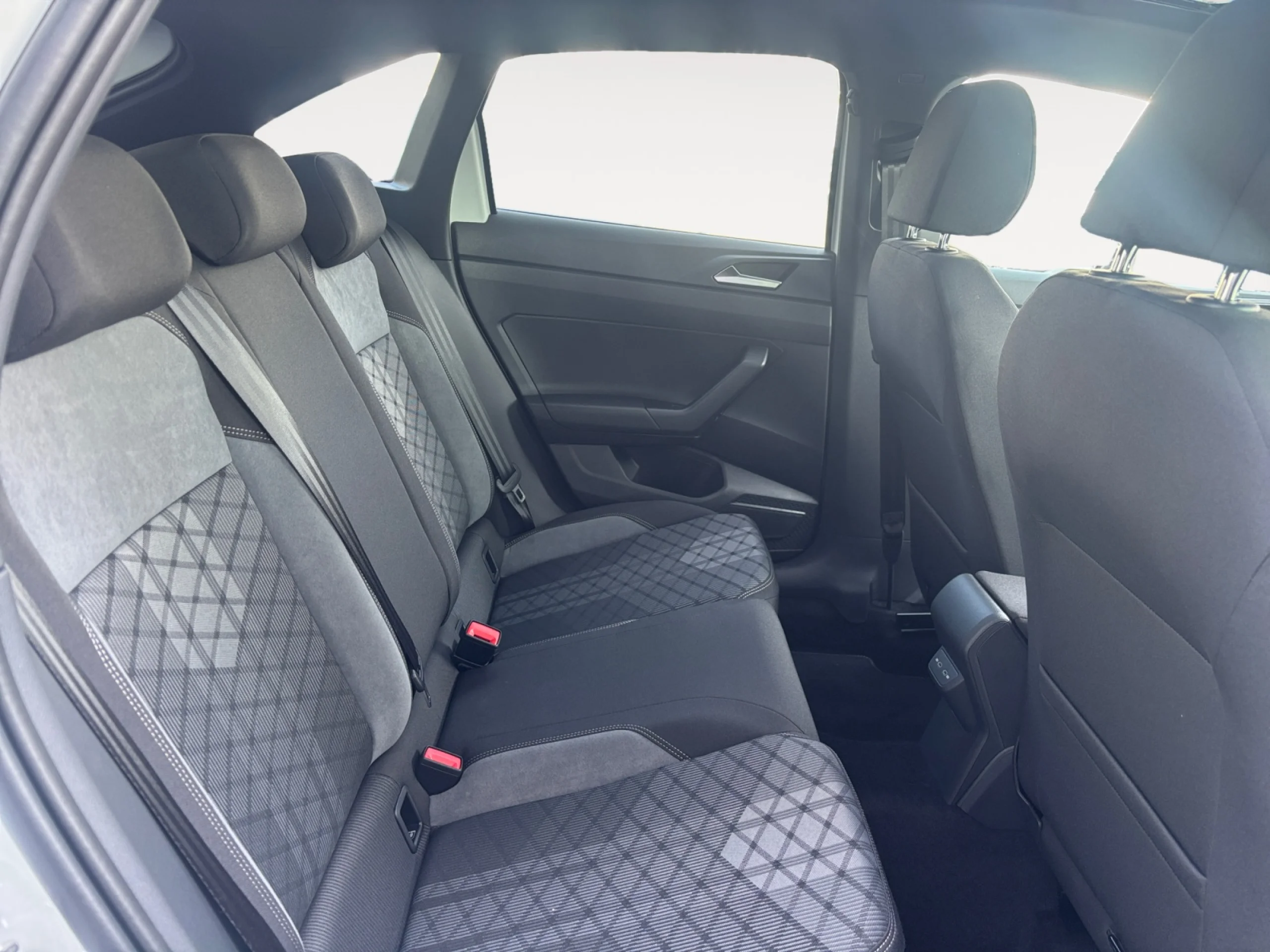 VOLKSWAGEN TAIGO R LINE 1.0 TSI 85KW (115CV) - Foto 6