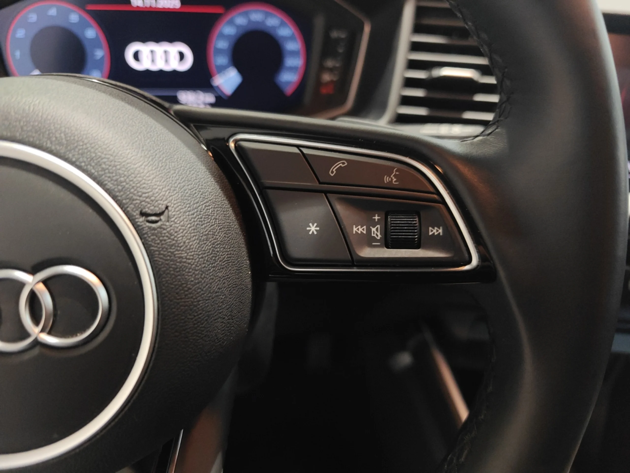 AUDI A1 ALLSTREET ADRENALIN 30 TFSI 81KW S TRON - Foto 23