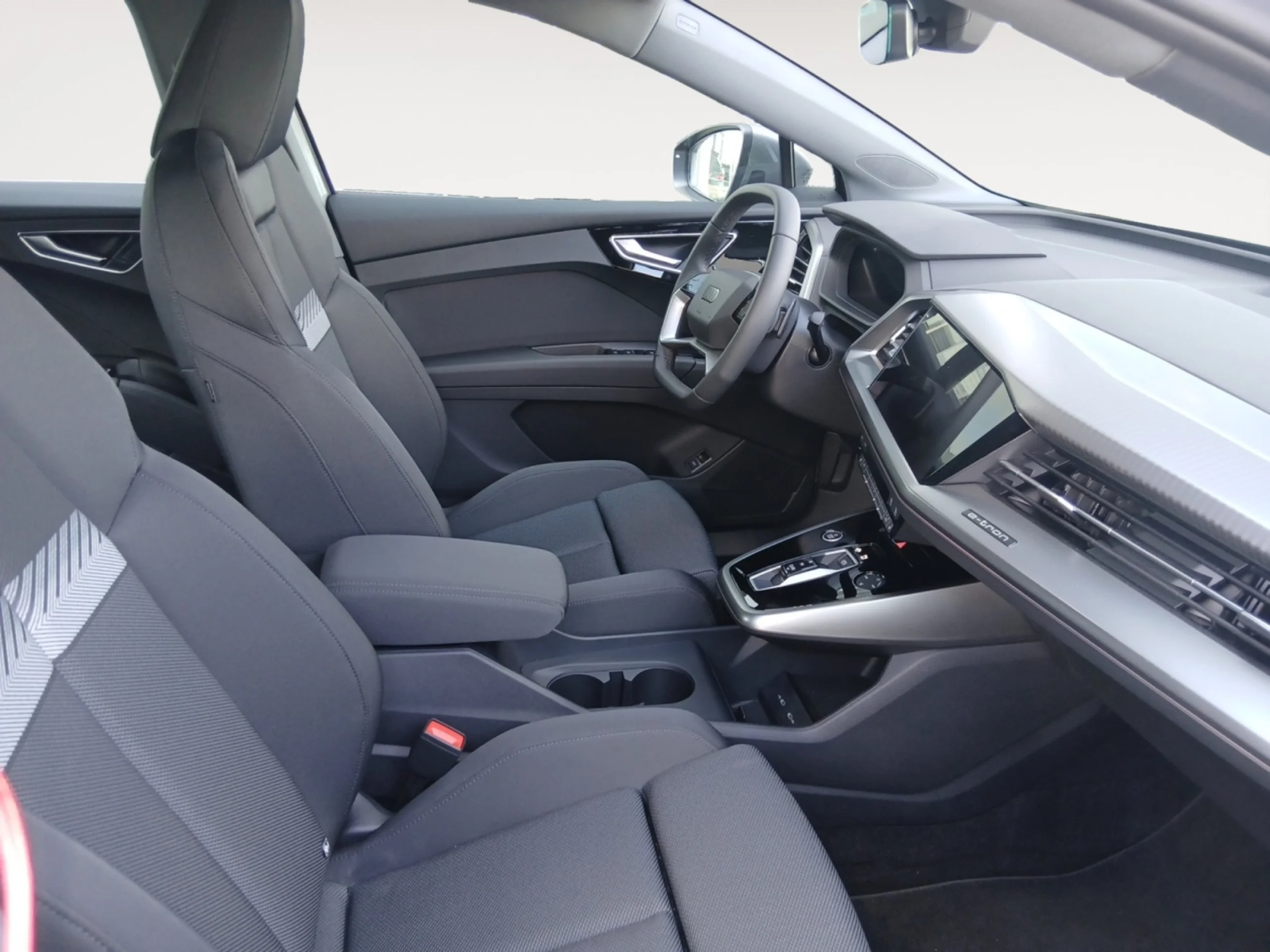 AUDI Q4 SPORTBACK GENUINE EDITION 45 E TRON 210KW 82KWH - Foto 5