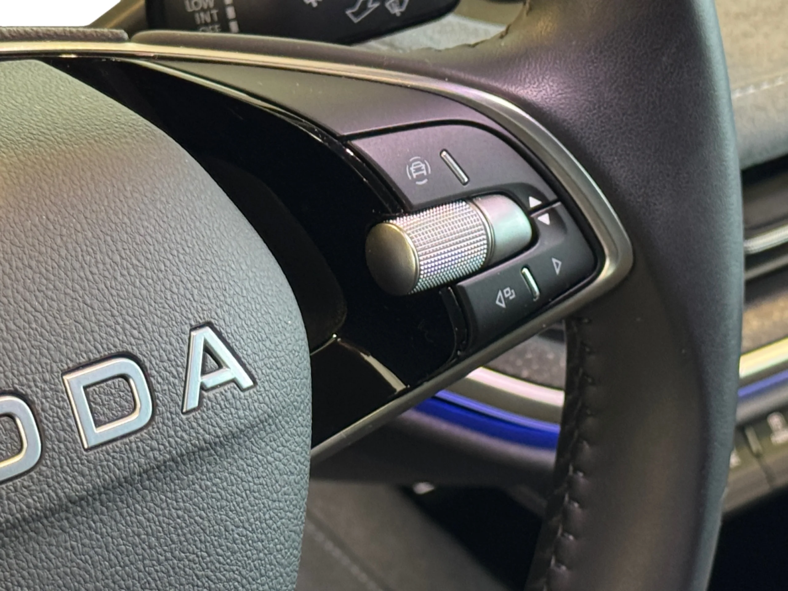 SKODA ENYAQ 85 210 KW ( CV) 82 KWH (77 KWH NETA) - Foto 10