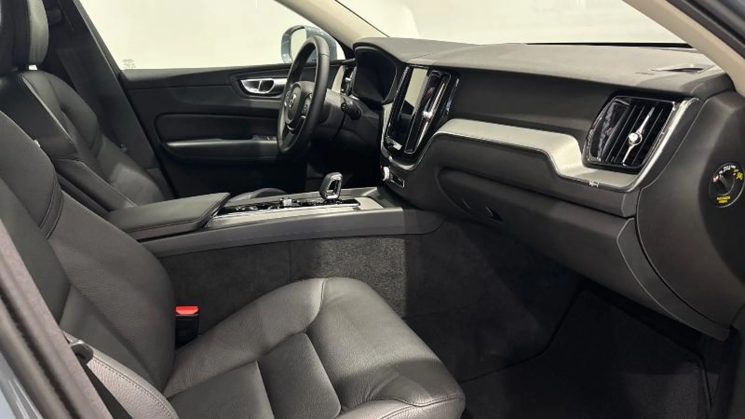 VOLVO XC60 2.0 B4 D CORE AUTO - Foto 8