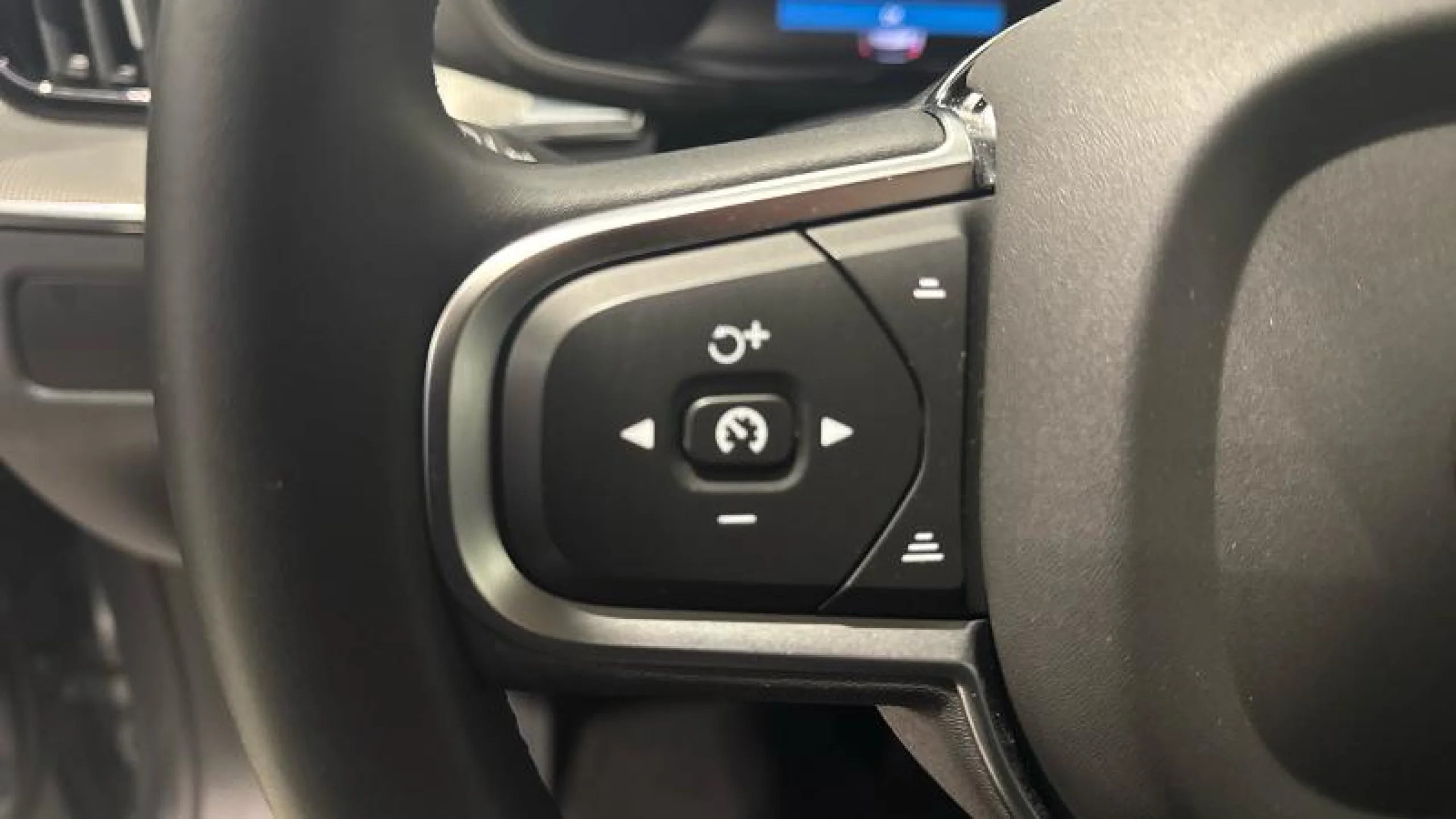 VOLVO XC60 2.0 B4 D CORE AUTO - Foto 17