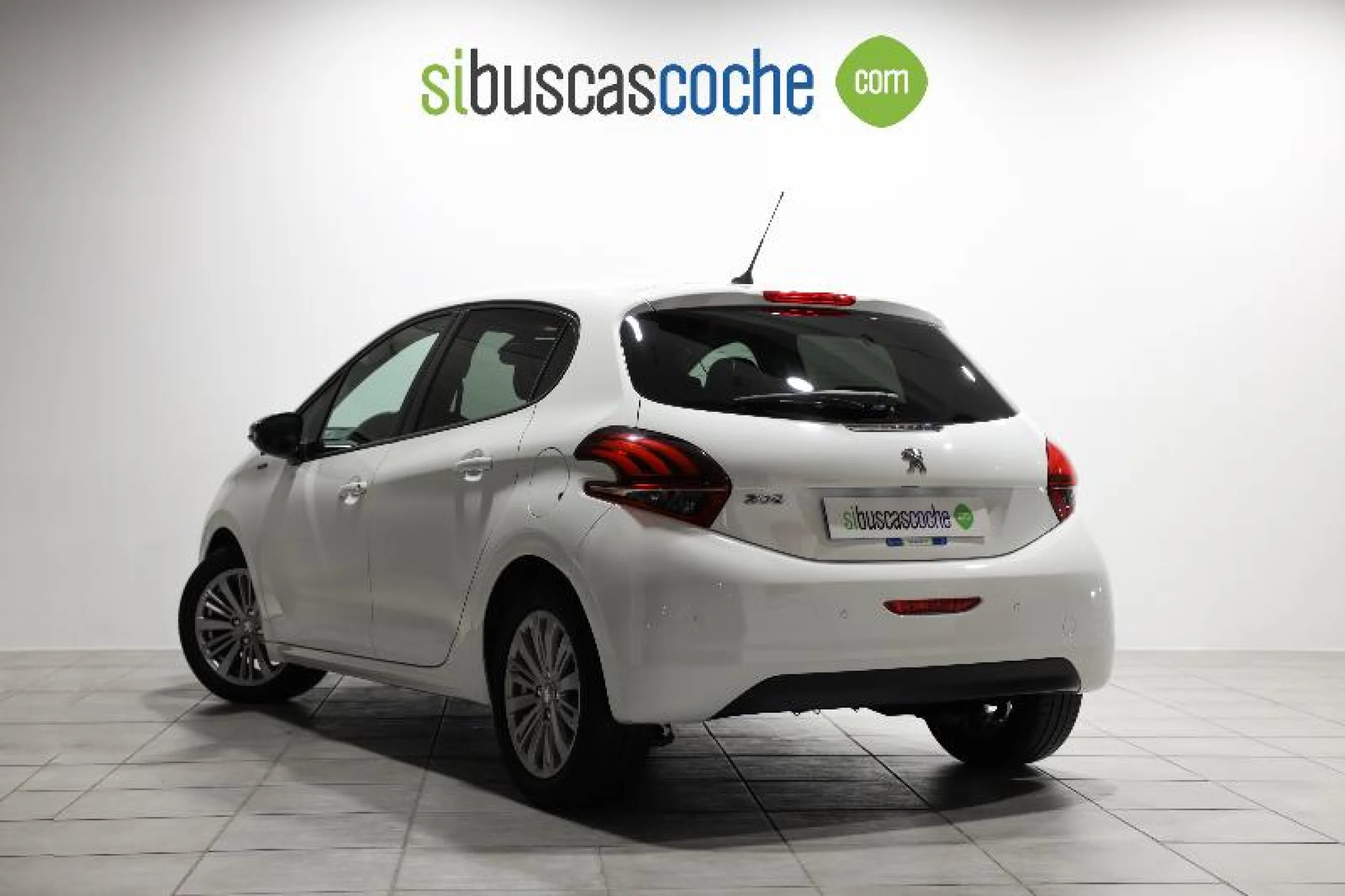 PEUGEOT 208 5P SIGNATURE 1.2L PURETECH 81KW (110CV) - Foto 2
