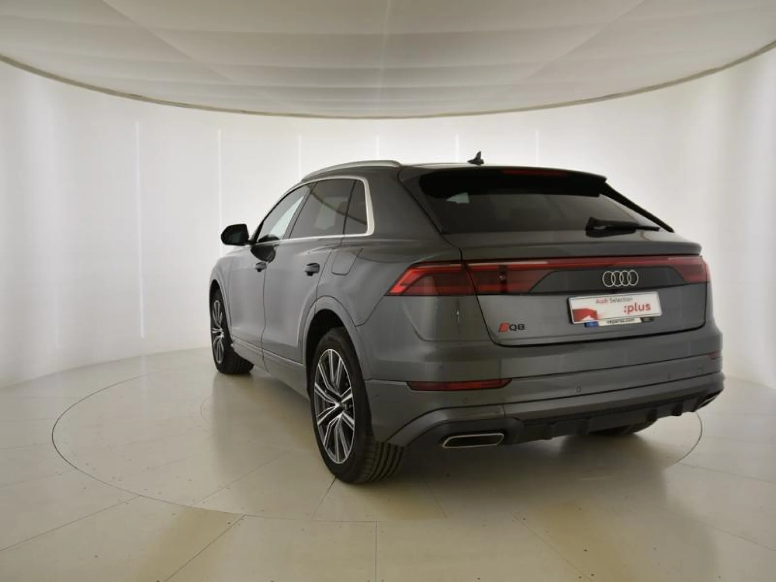 AUDI Q8 S LINE PLUS 55 TFSIE 280KW QUATTRO TIPTR - Foto 2