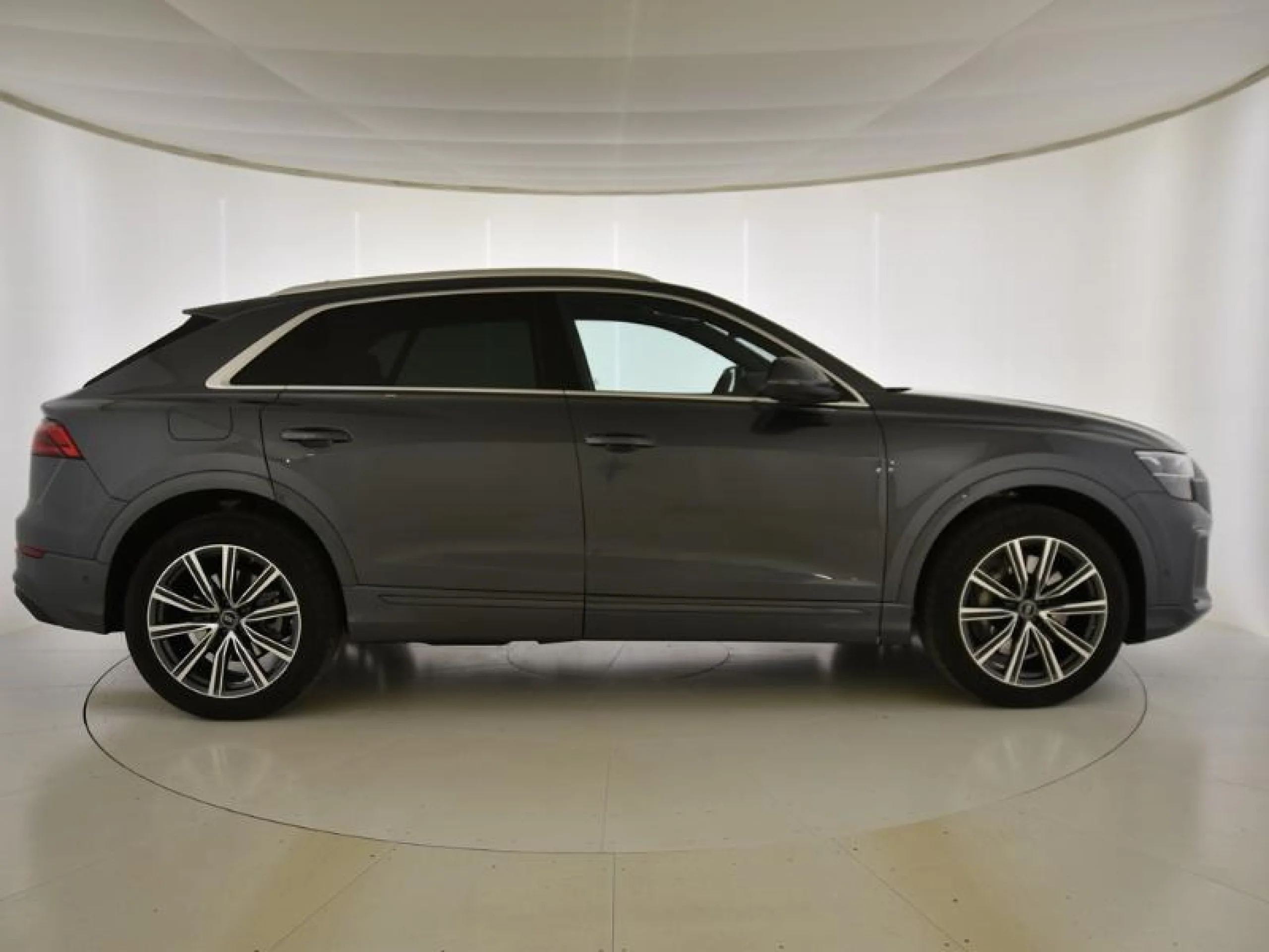 AUDI Q8 S LINE PLUS 55 TFSIE 280KW QUATTRO TIPTR - Foto 3