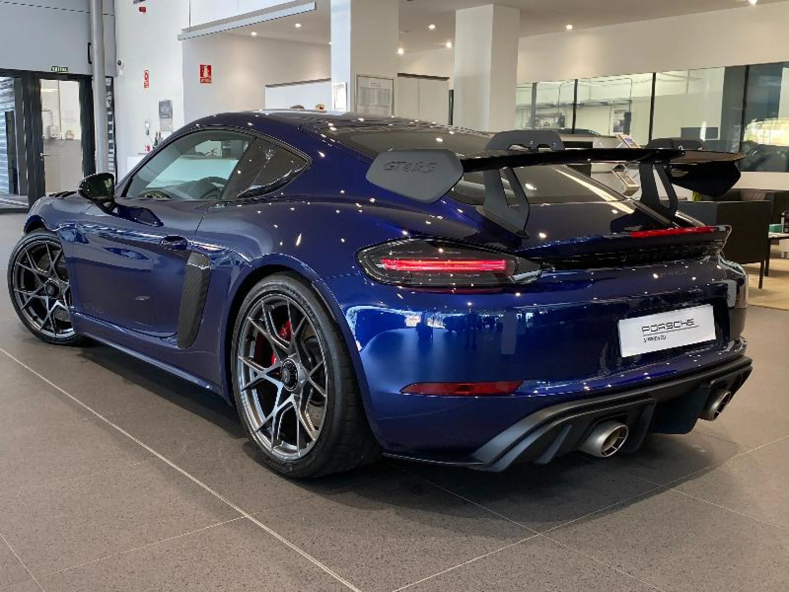 PORSCHE 718 CAYMAN GT4 RS - Foto 3
