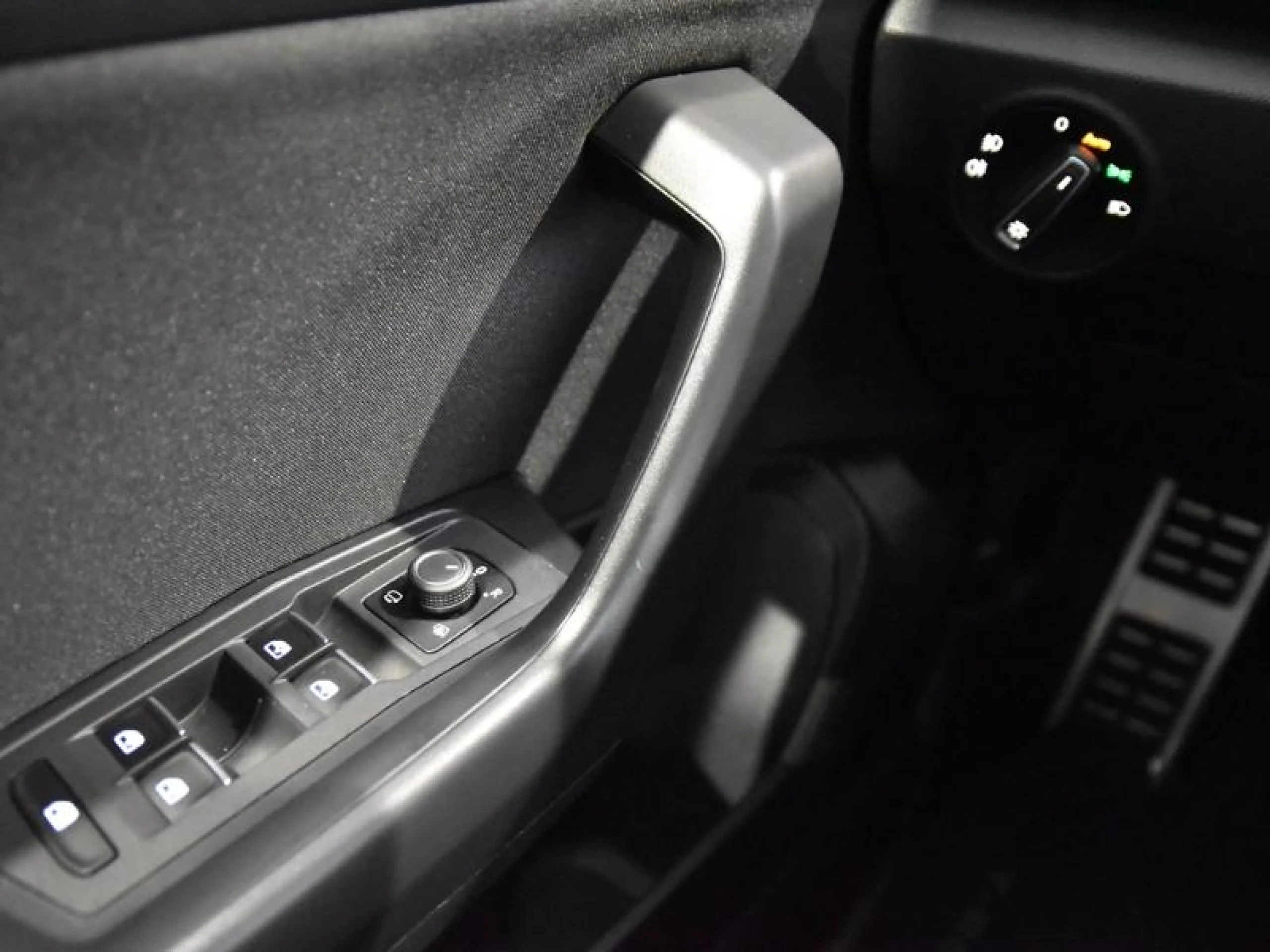 VOLKSWAGEN T ROC SPORT 1.5 TSI 110KW (150CV) DSG - Foto 15