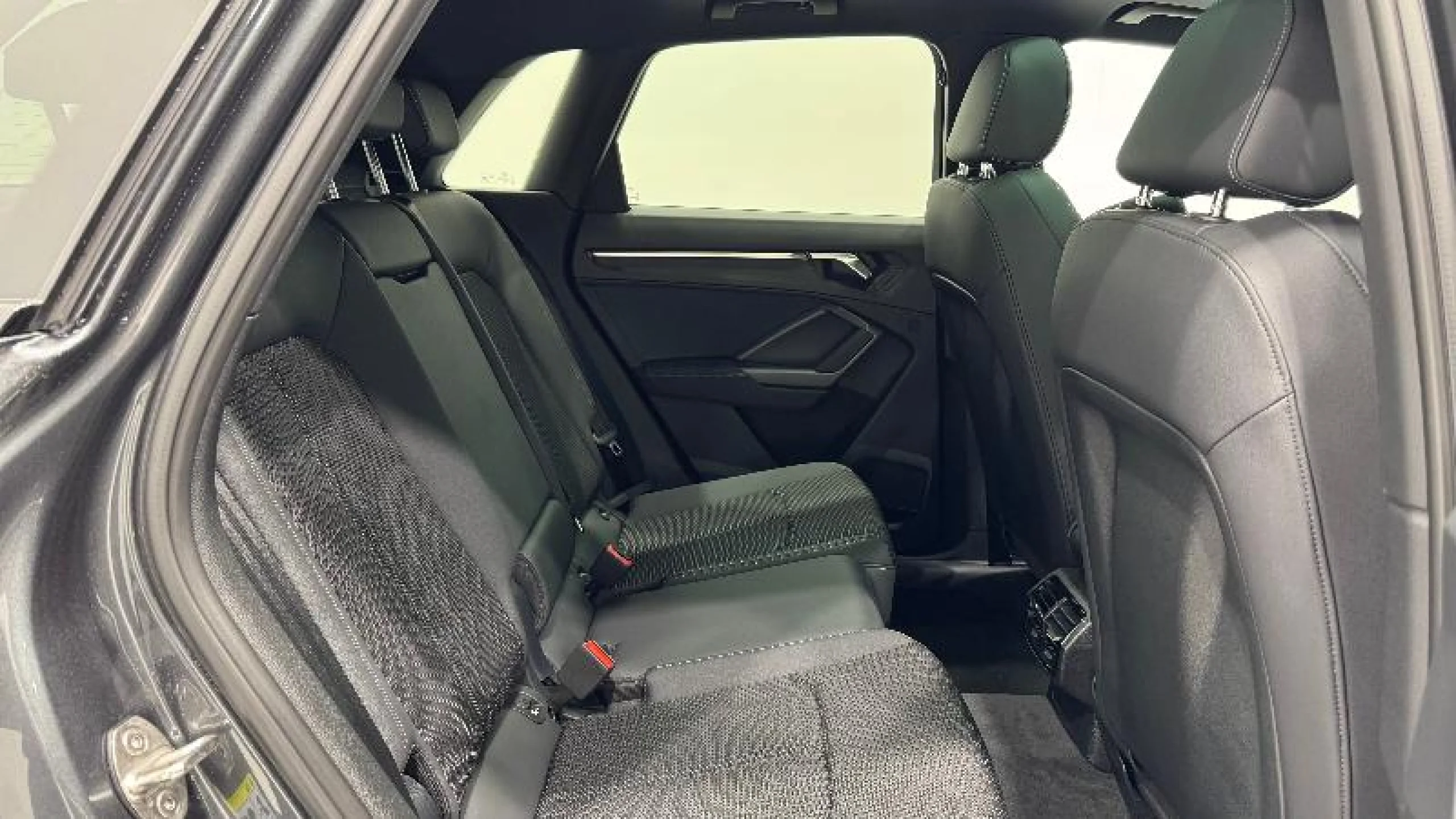 AUDI Q3 BLACK LINE 35 TDI 110KW (150CV) S TRONIC - Foto 8