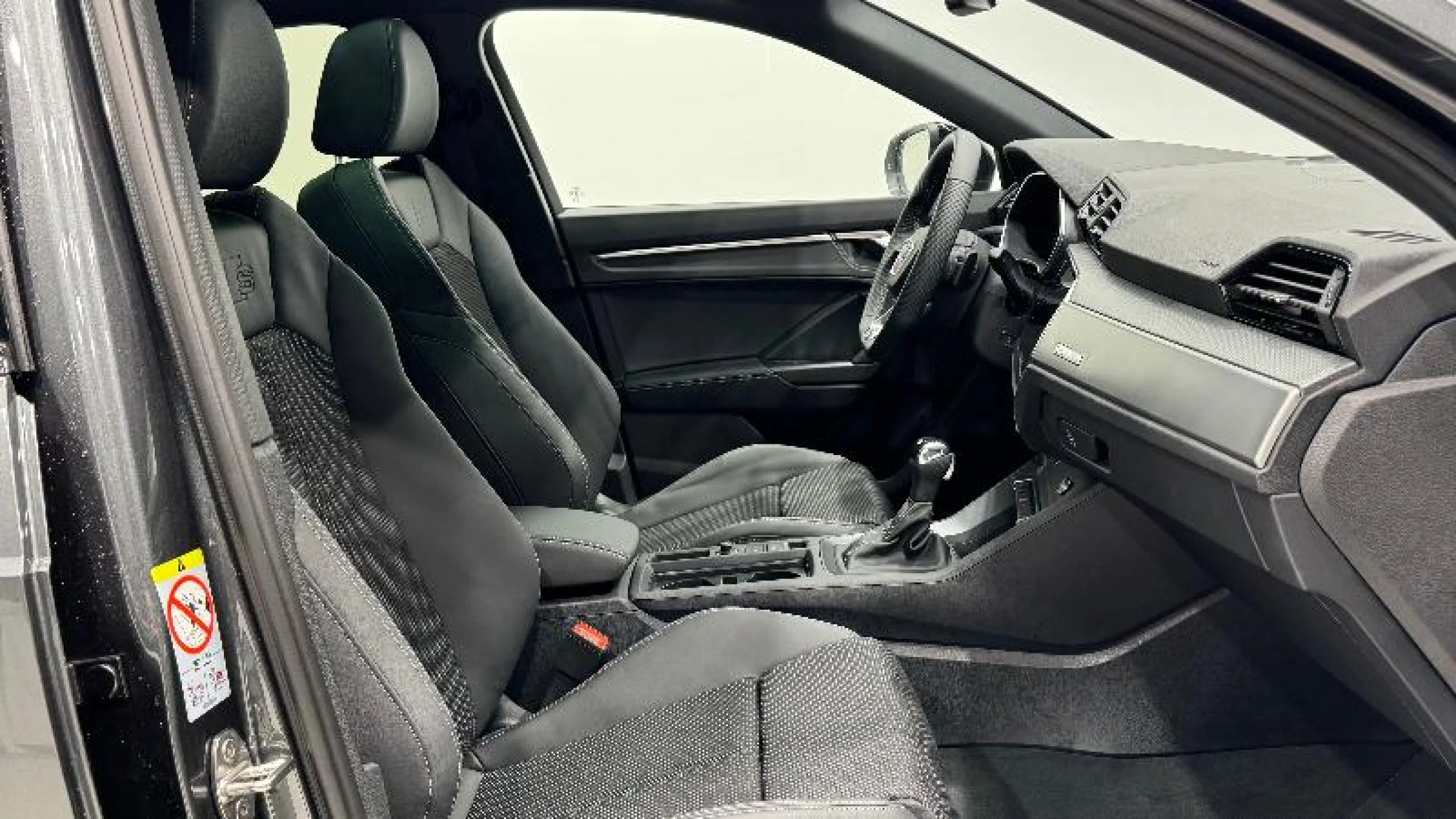 AUDI Q3 BLACK LINE 35 TDI 110KW (150CV) S TRONIC - Foto 9