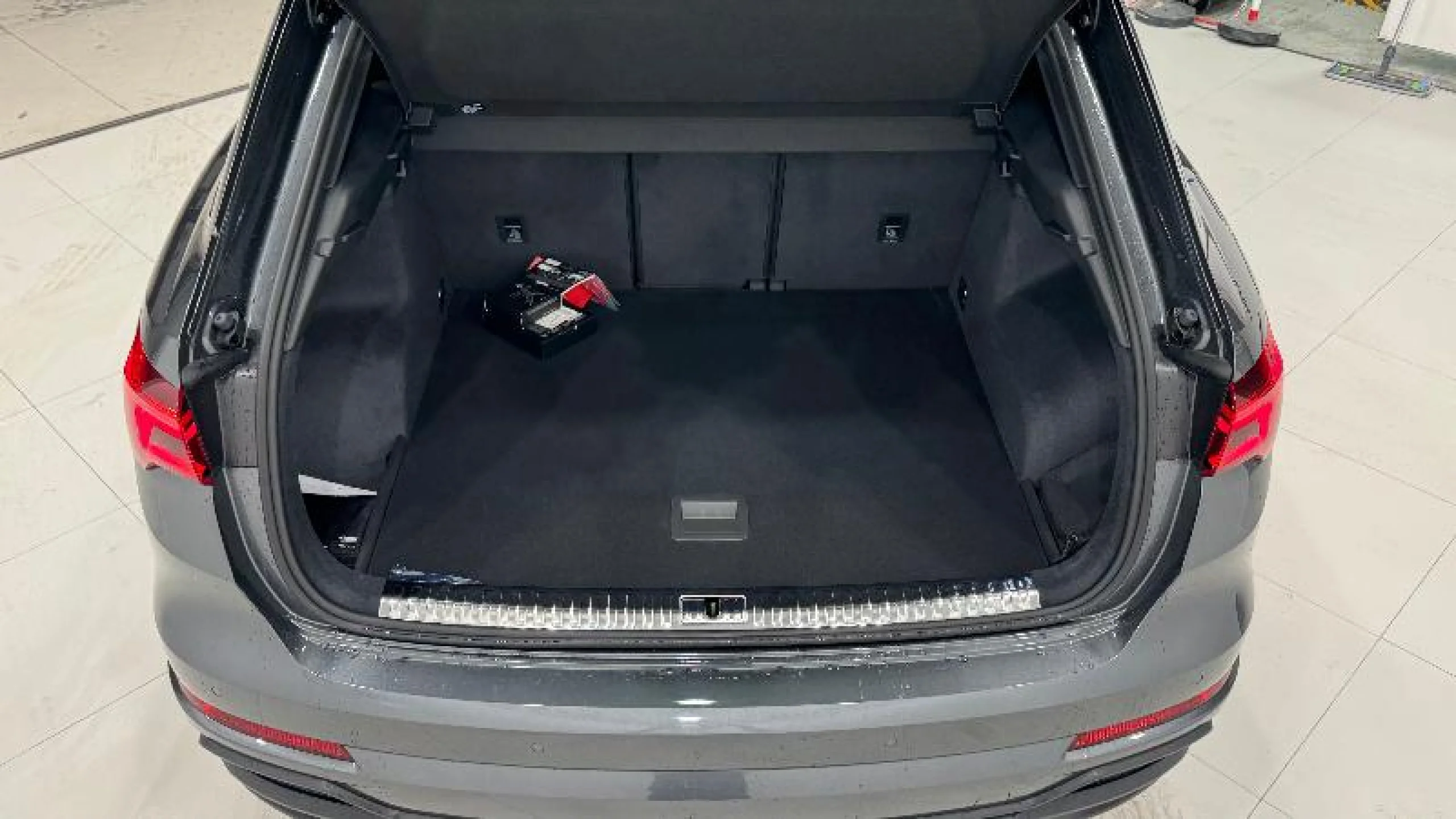 AUDI Q3 BLACK LINE 35 TDI 110KW (150CV) S TRONIC - Foto 10