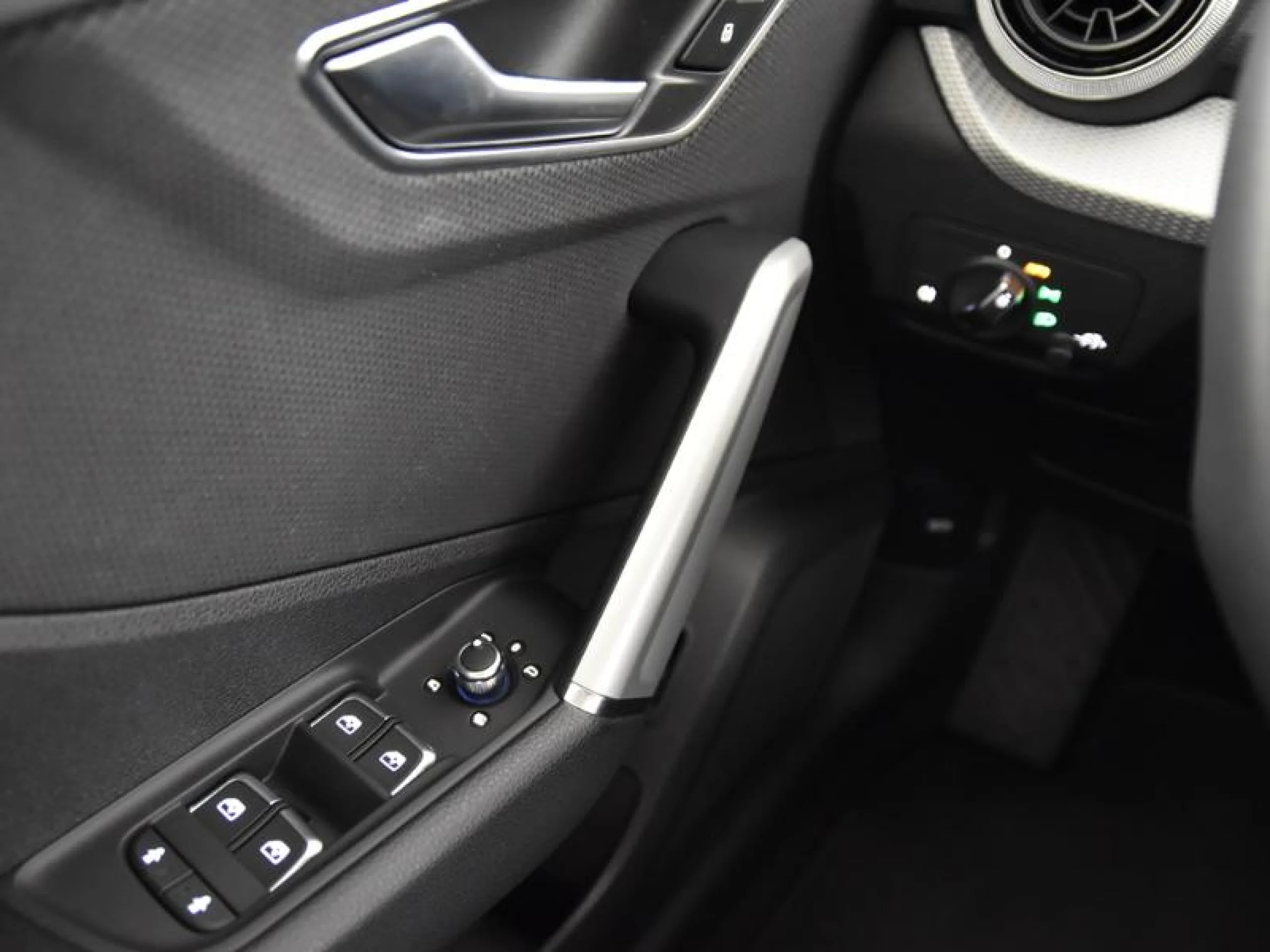 AUDI Q2 BLACK LINE 35 TFSI 110KW S TRONIC - Foto 17