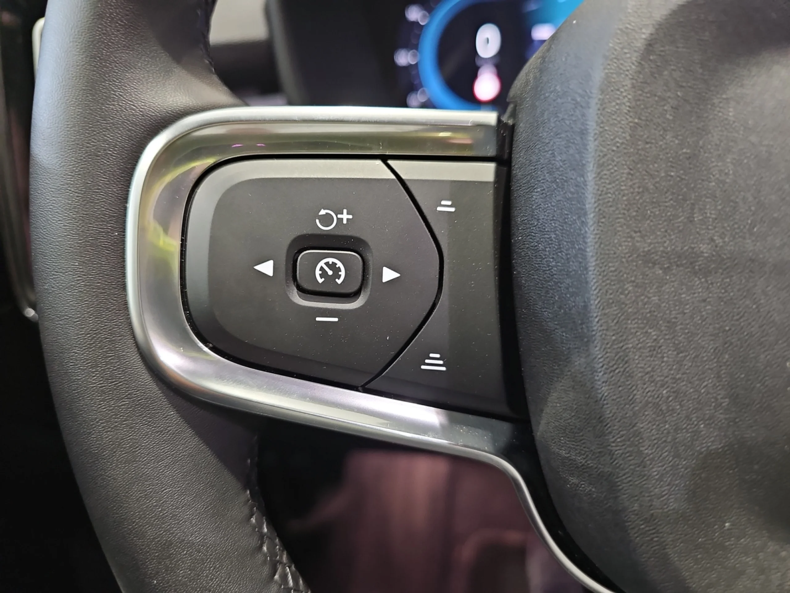 VOLVO XC40 RECHARGE TWIN PLUS AUTO AWD - Foto 12