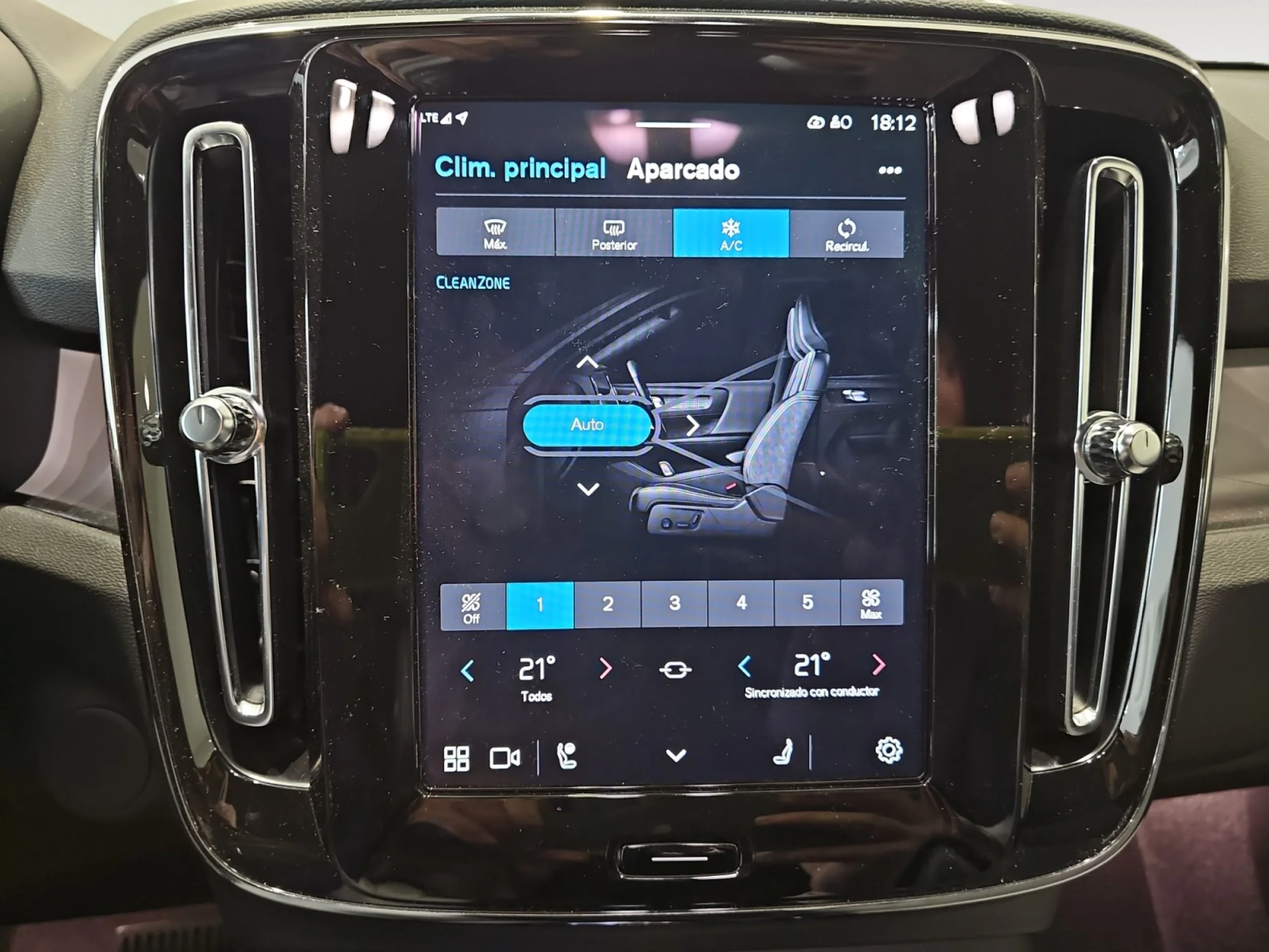 VOLVO XC40 RECHARGE TWIN PLUS AUTO AWD - Foto 14