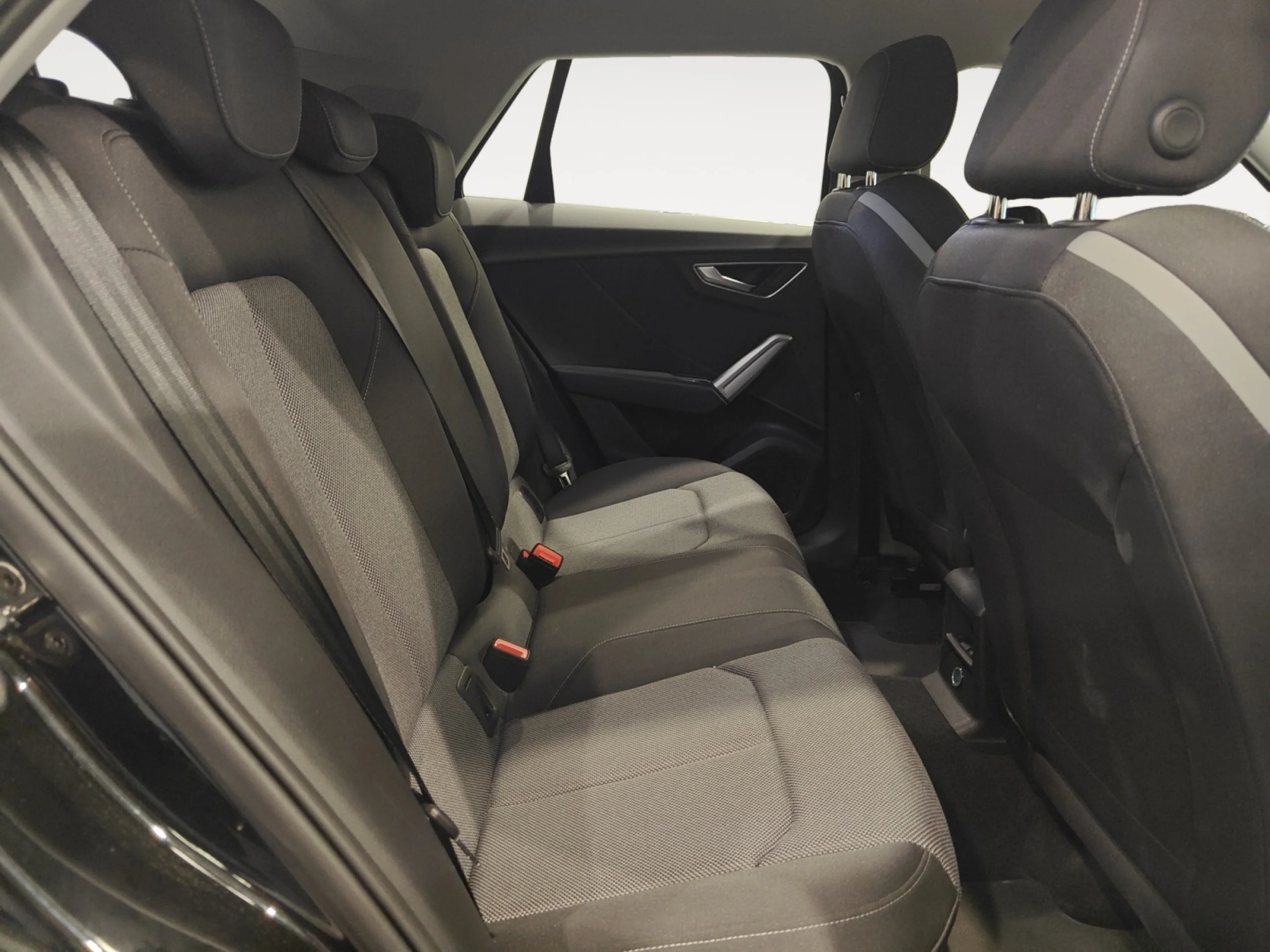 AUDI Q2 ADRENALIN 30 TFSI 85KW (116CV) - Foto 6