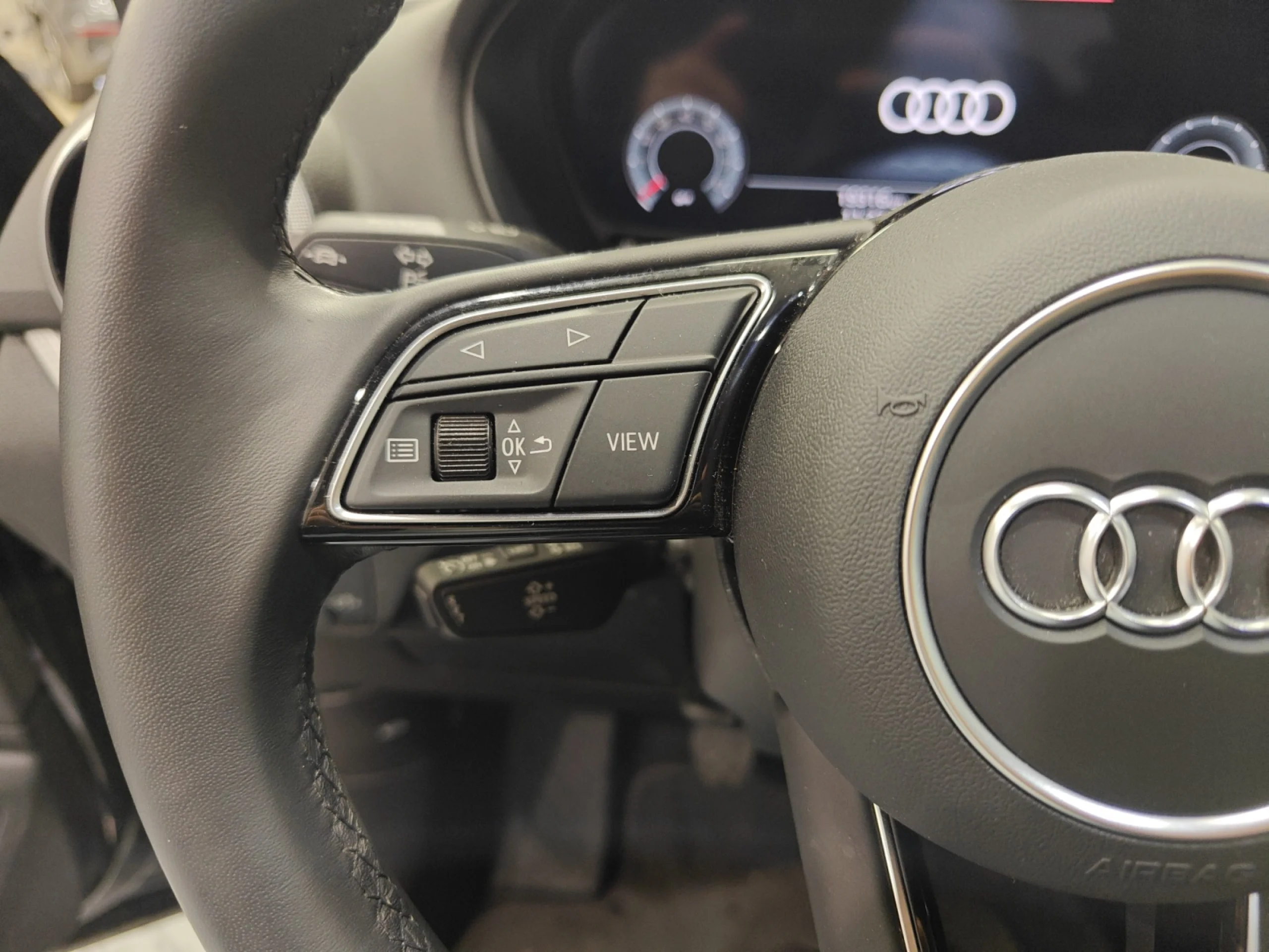 AUDI Q2 ADRENALIN 30 TFSI 85KW (116CV) - Foto 11