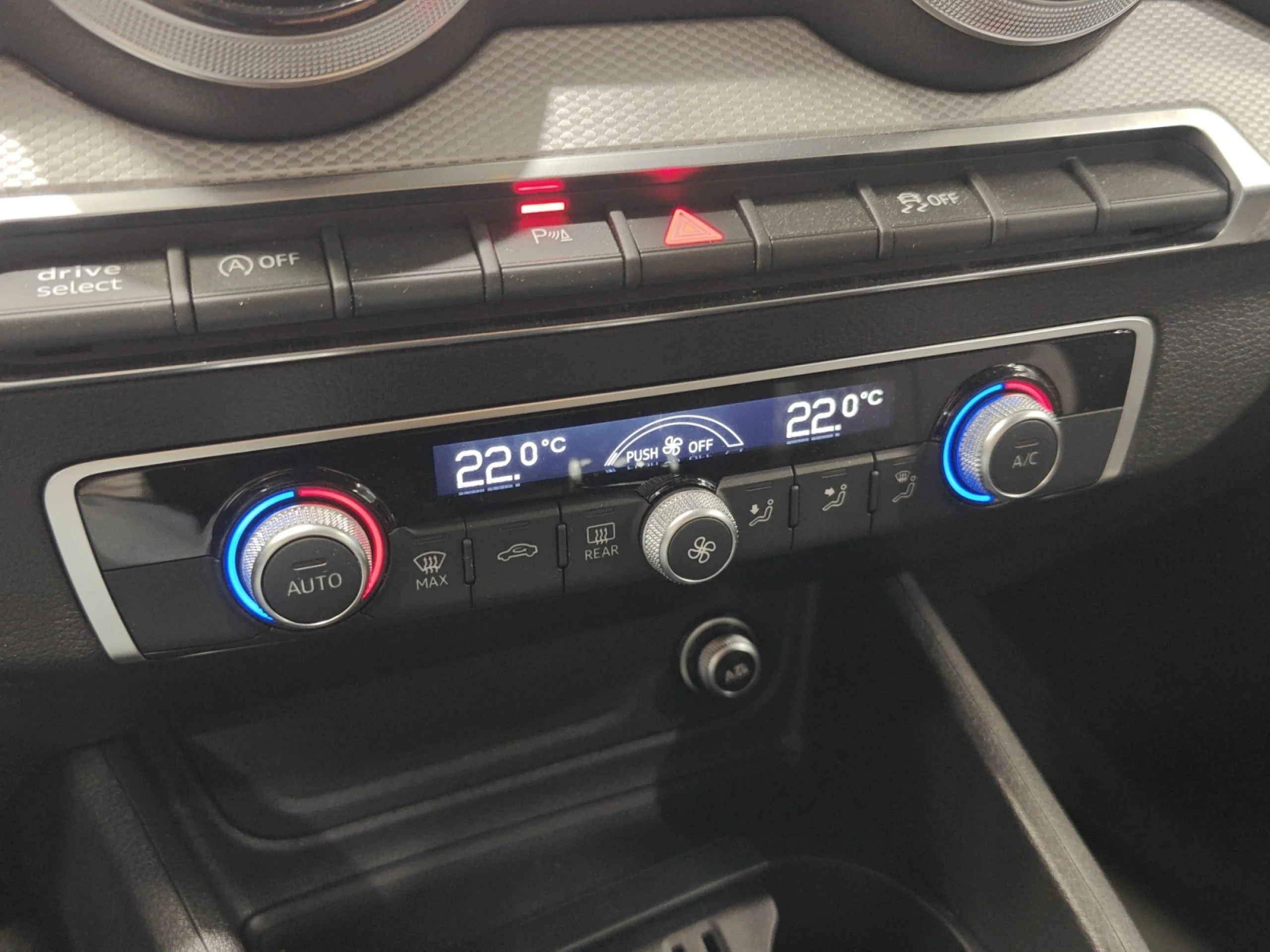 AUDI Q2 ADRENALIN 30 TFSI 85KW (116CV) - Foto 20