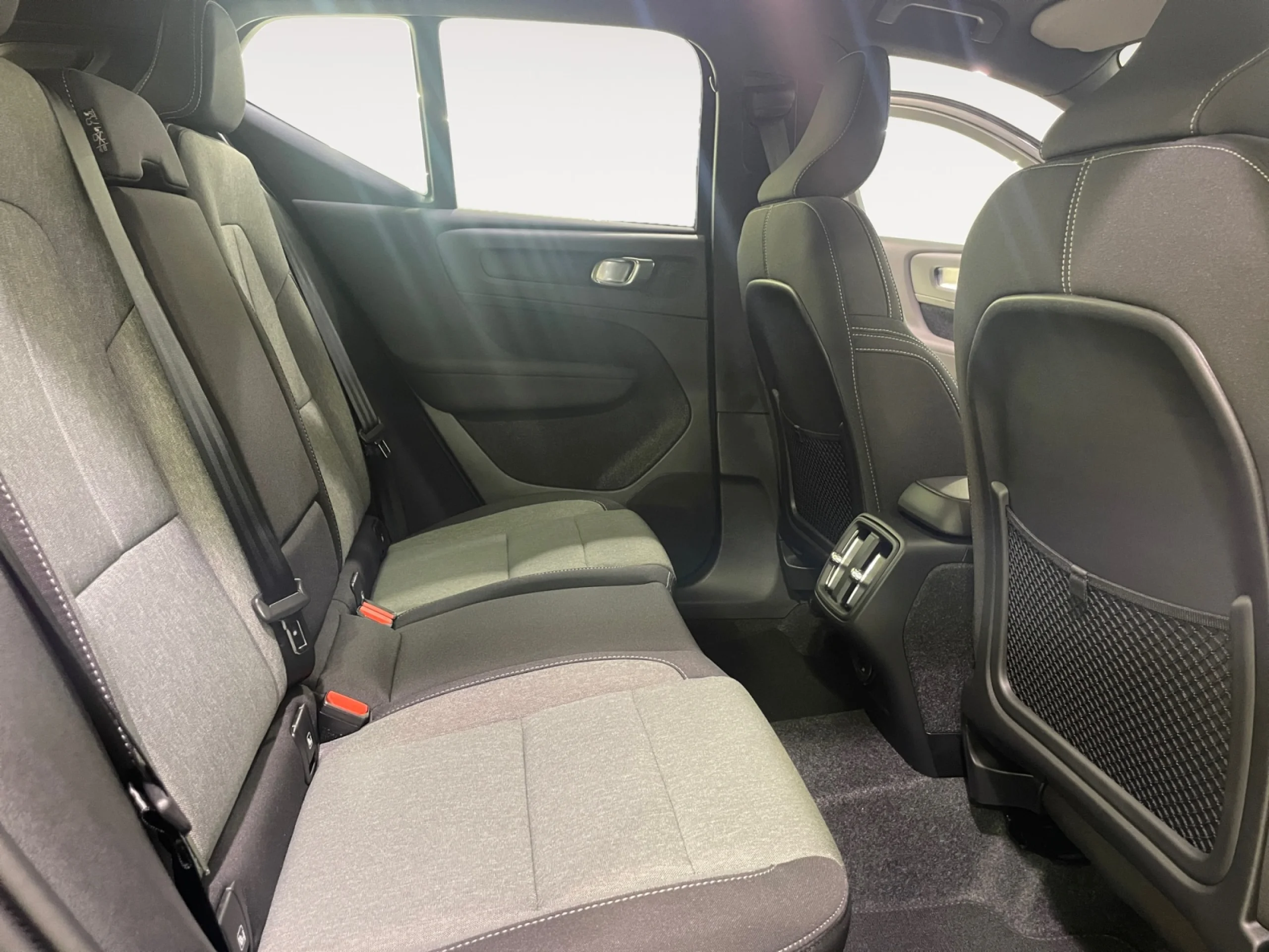 VOLVO XC40 2.0 B4 G CORE AUTO - Foto 6