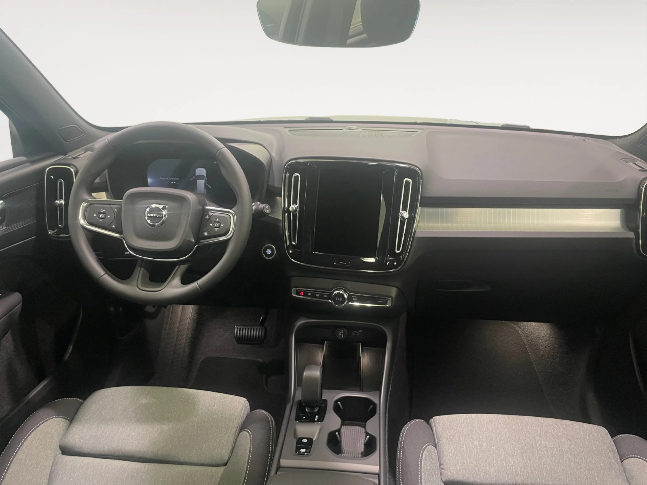 VOLVO XC40 2.0 B4 G CORE AUTO - Foto 4
