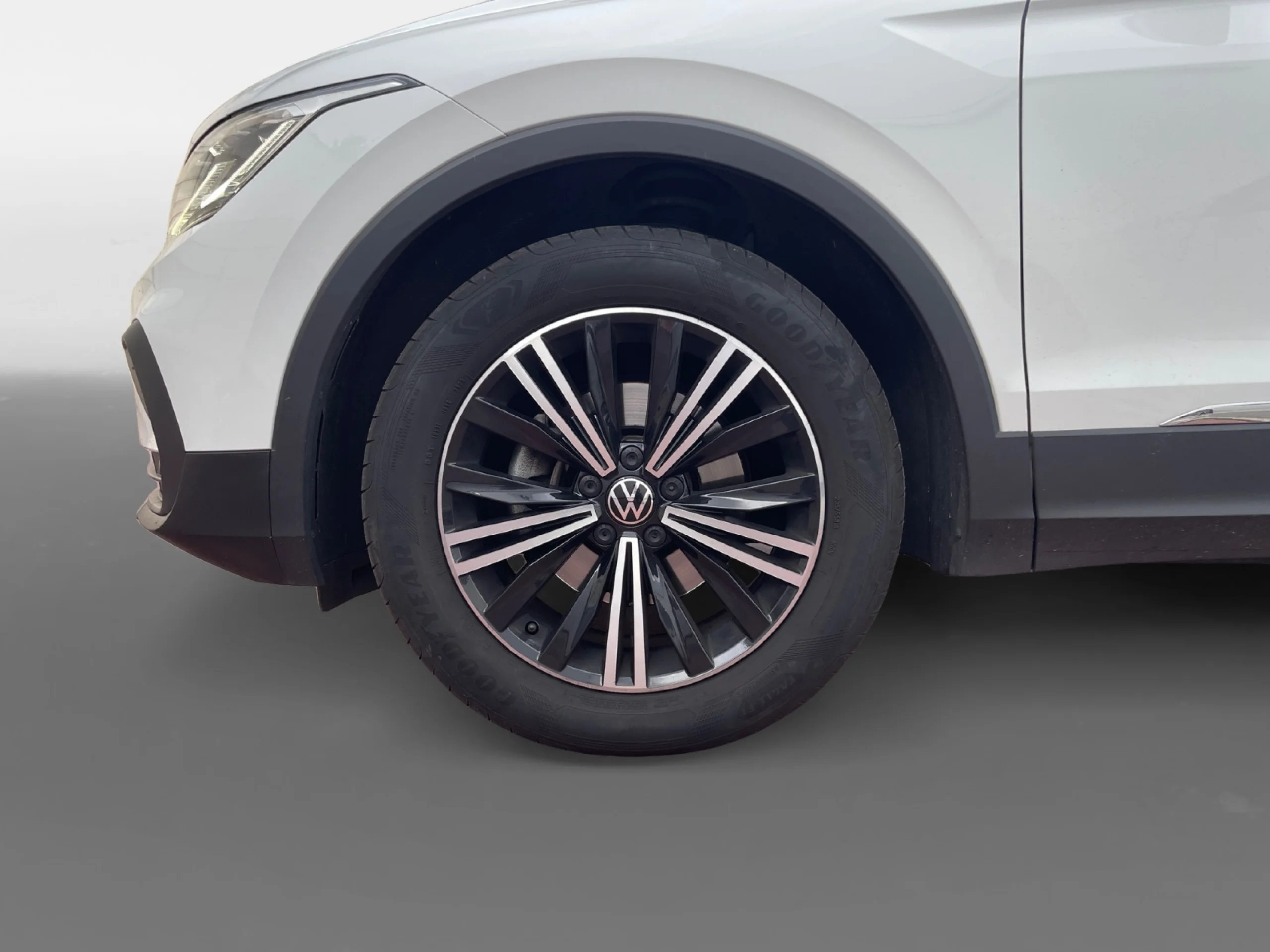 VOLKSWAGEN TIGUAN LIFE 1.5 TSI 110KW (150CV) - Foto 8