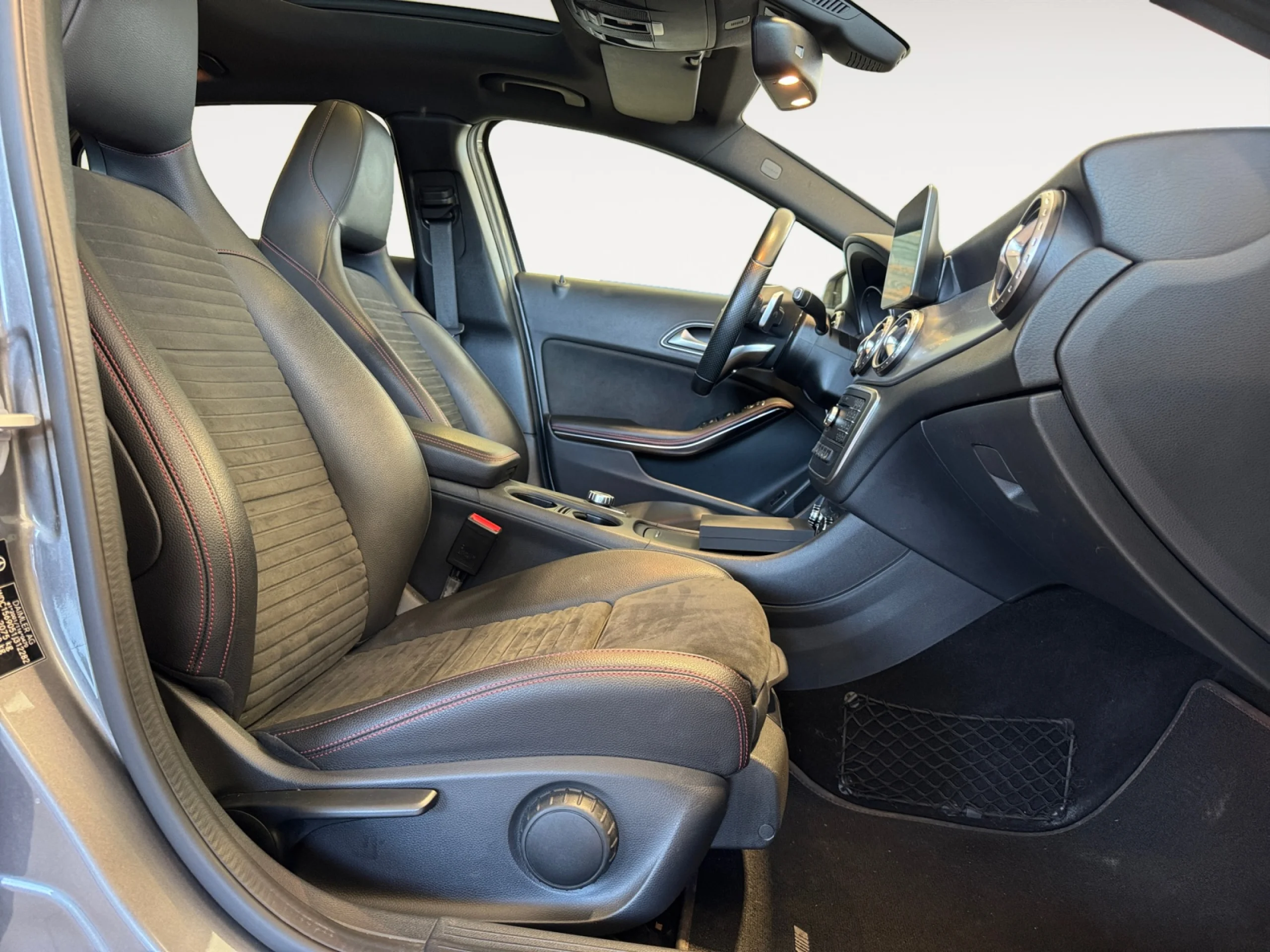 MERCEDES-BENZ Clase gla GLA 220 D 4MATIC AMG LINE - Foto 5