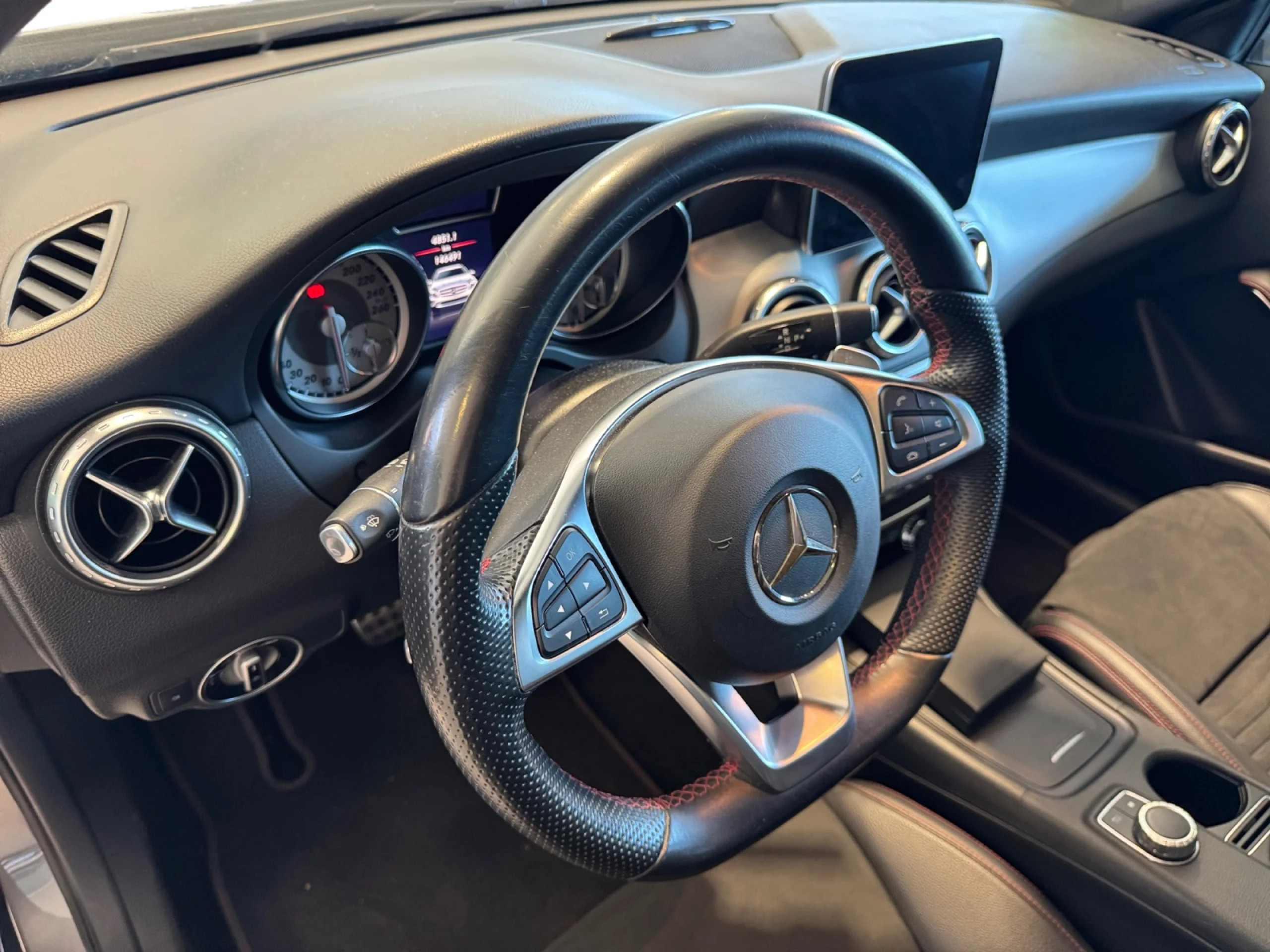 MERCEDES-BENZ Clase gla GLA 220 D 4MATIC AMG LINE - Foto 9