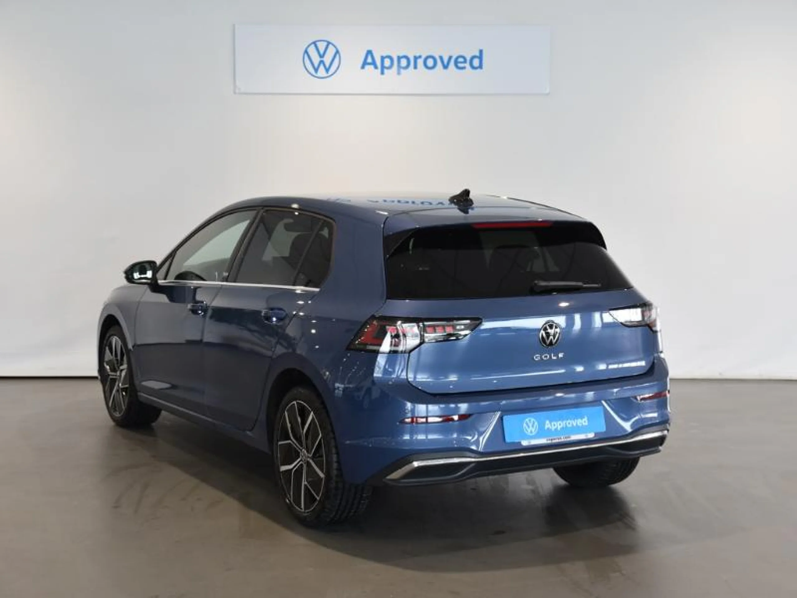 VOLKSWAGEN GOLF 50 ANIVERSARIO 2.0 TDI 85KW (115CV) - Foto 2