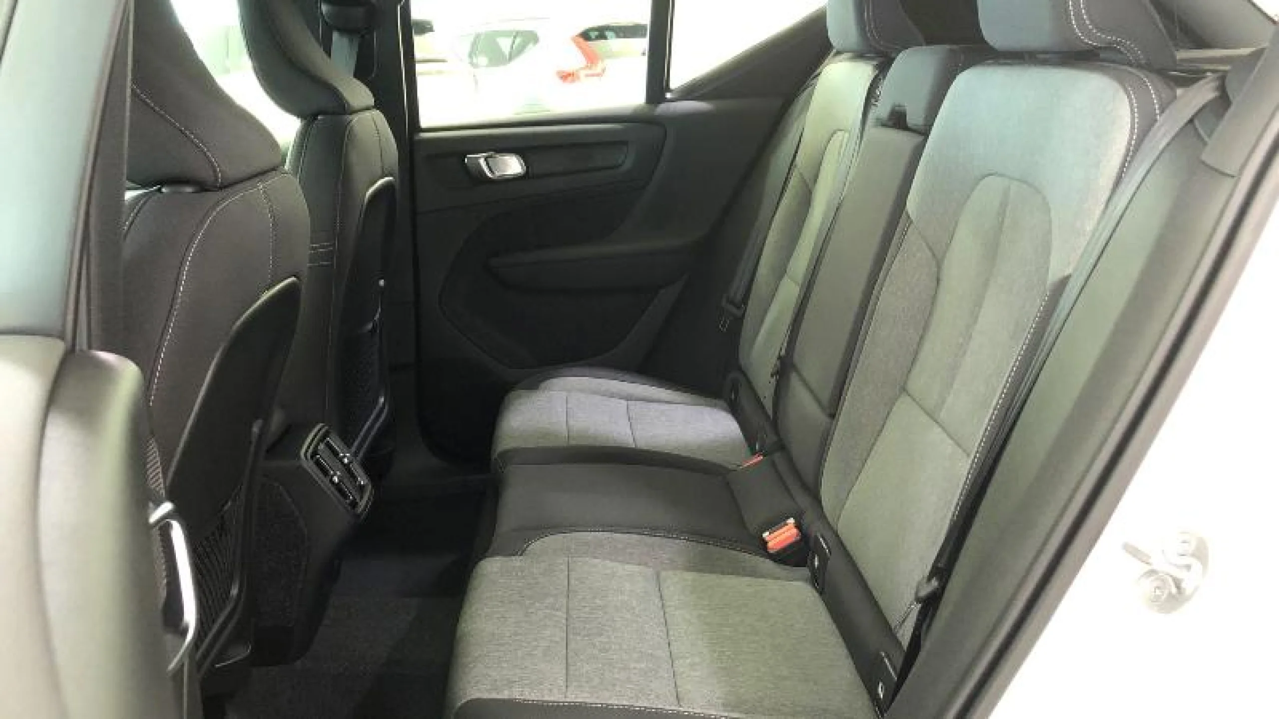 VOLVO XC40 2.0 B3 G CORE AUTO - Foto 10