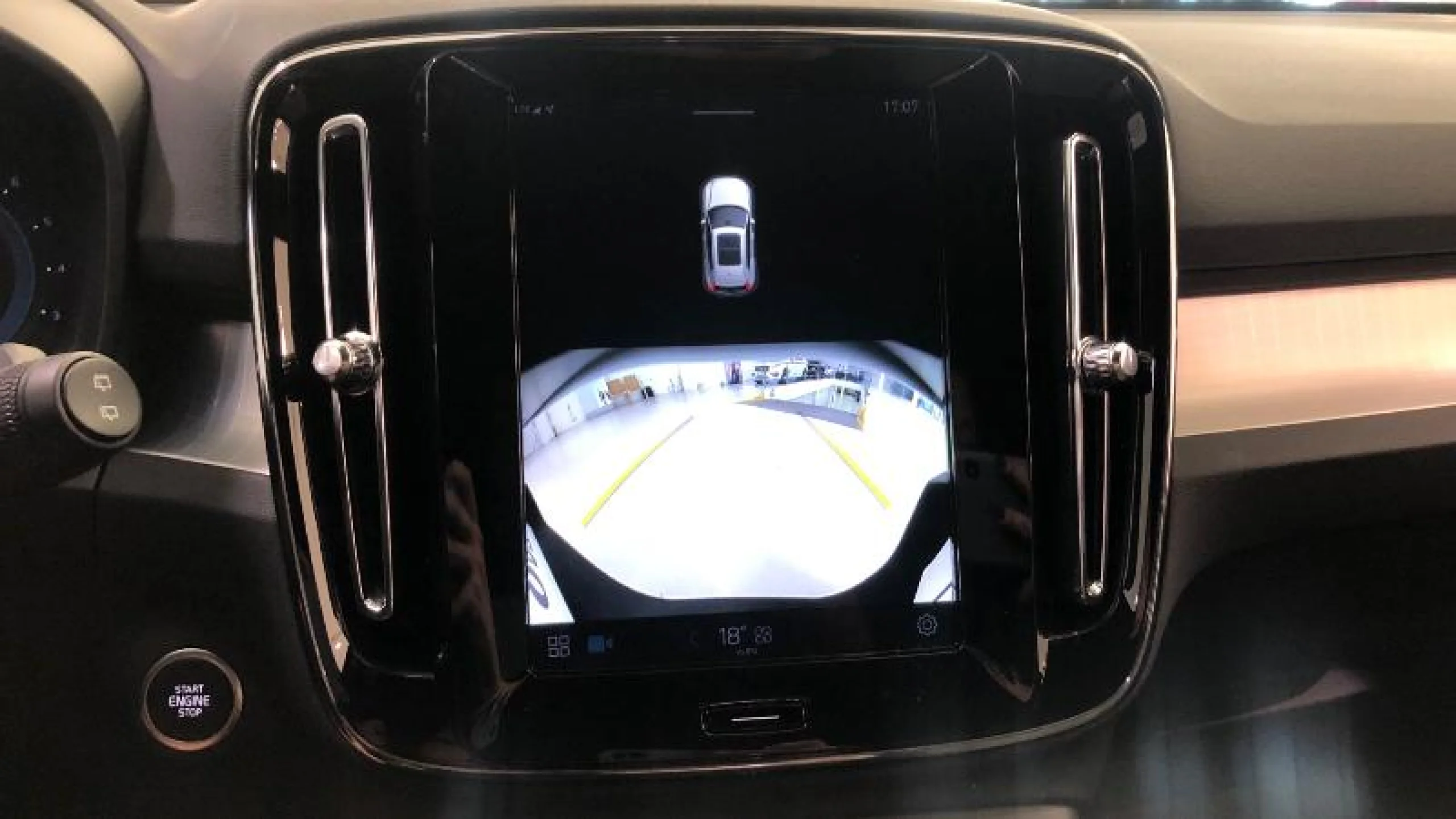 VOLVO XC40 2.0 B3 G CORE AUTO - Foto 18