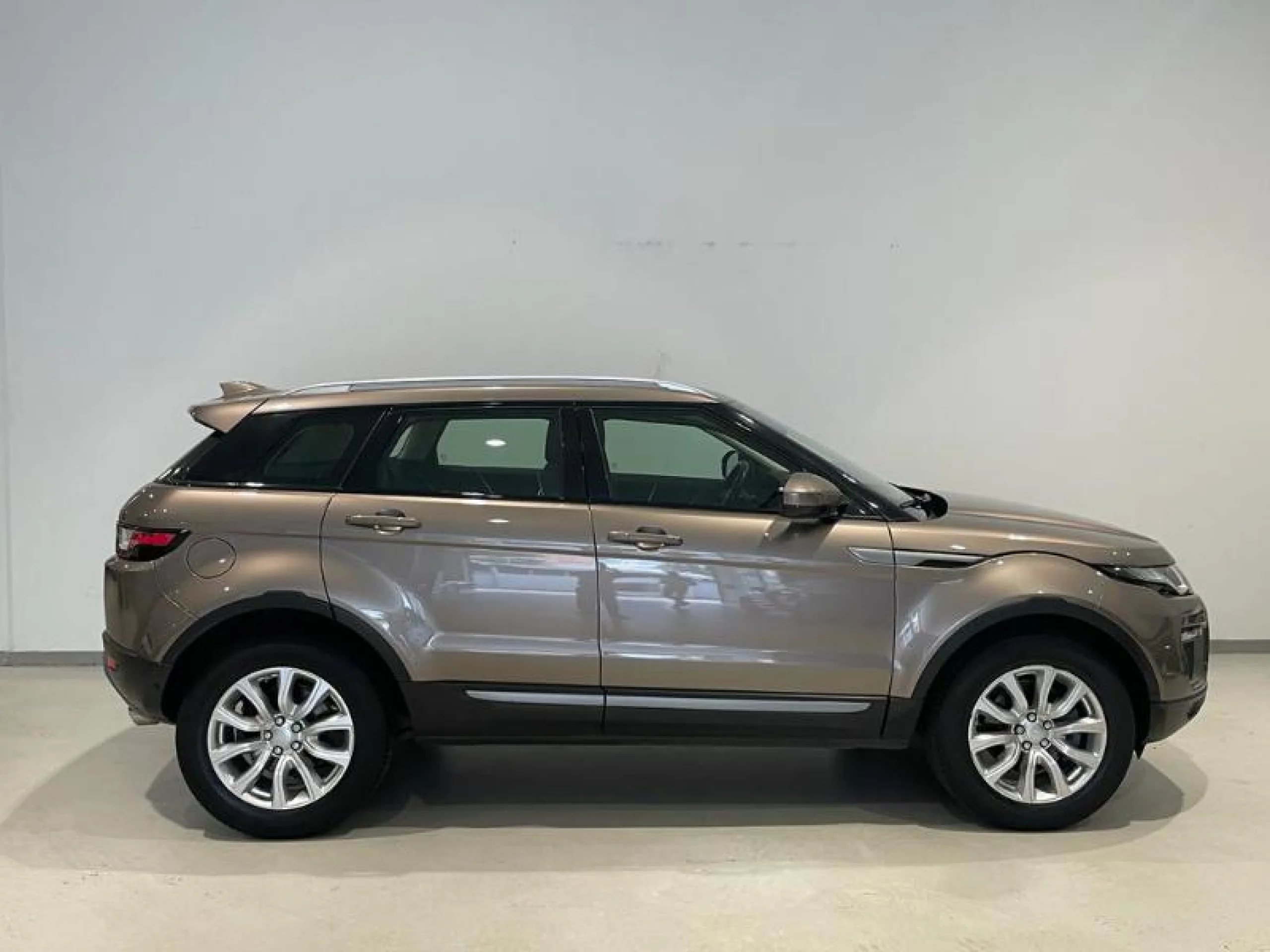 LAND ROVER Range rover evoque 2.0L TD4 150CV 4X4 SE AUTO. - Foto 2